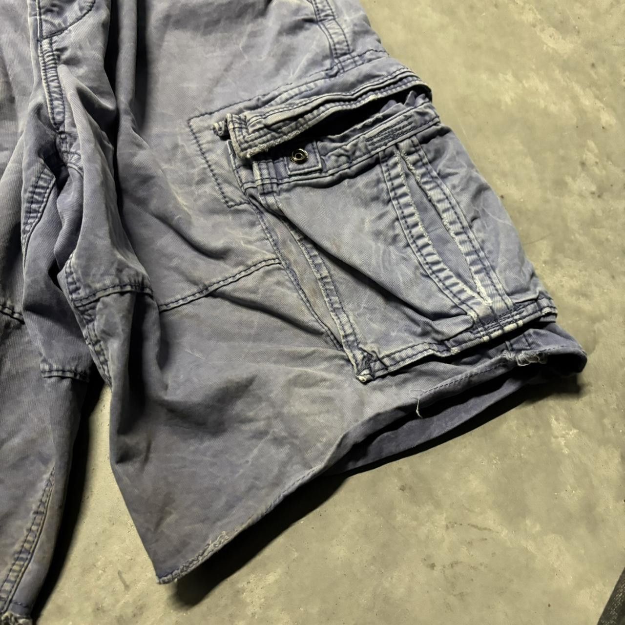 Japanese Brand × Vintage Crazy Vintage Y2K/2000s Baggy Faded Blue Skater Cargo Shorts! Size US 33 - 4 Thumbnail