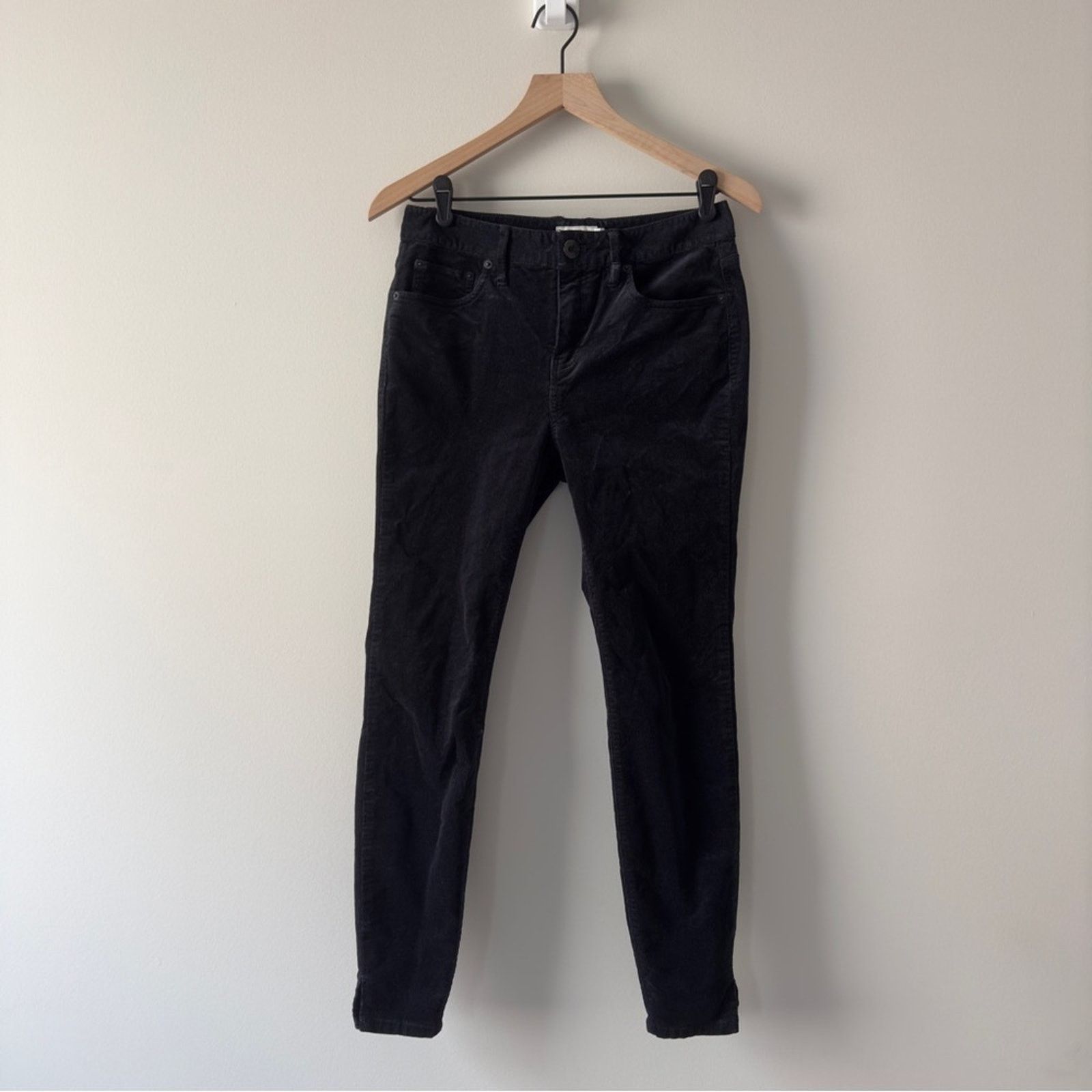 Vineyard Vines Vineyard Vines Corduroy Pants pockets slit hem zip button 4 Size 27" / US 4 / IT 40 - 1 Thumbnail