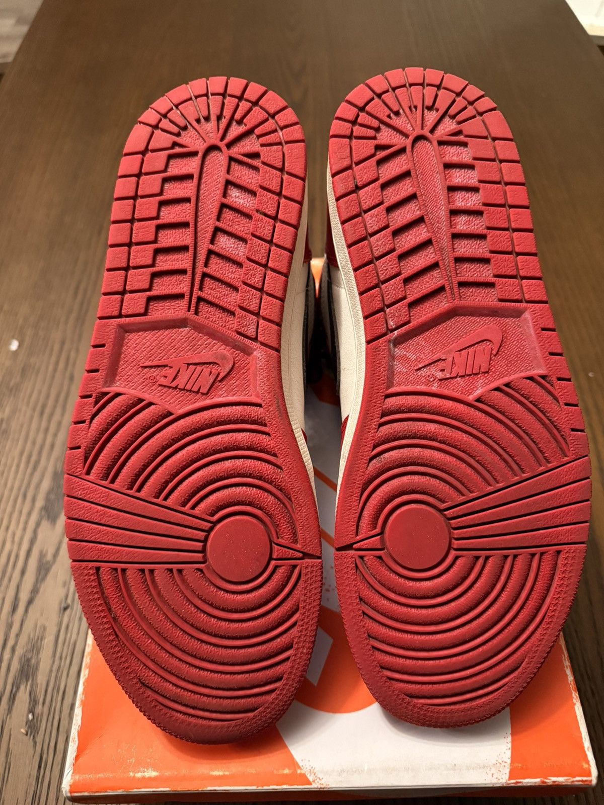 Jordan Brand Jordan 1 Chicago Lost & Found Size US 10.5 / EU 43-44 - 3 Thumbnail