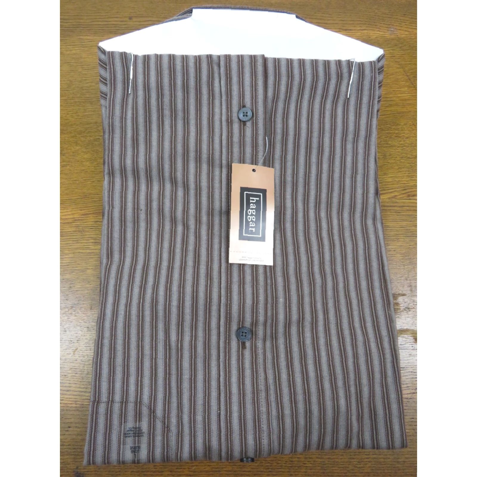 Haggar NWT Haggar Button-Up Dress Shirt Striped Long Sleeve Brown L Large Button-Down Collared Casual Business Men Size US M / EU 48-50 / 2 - 6 Thumbnail