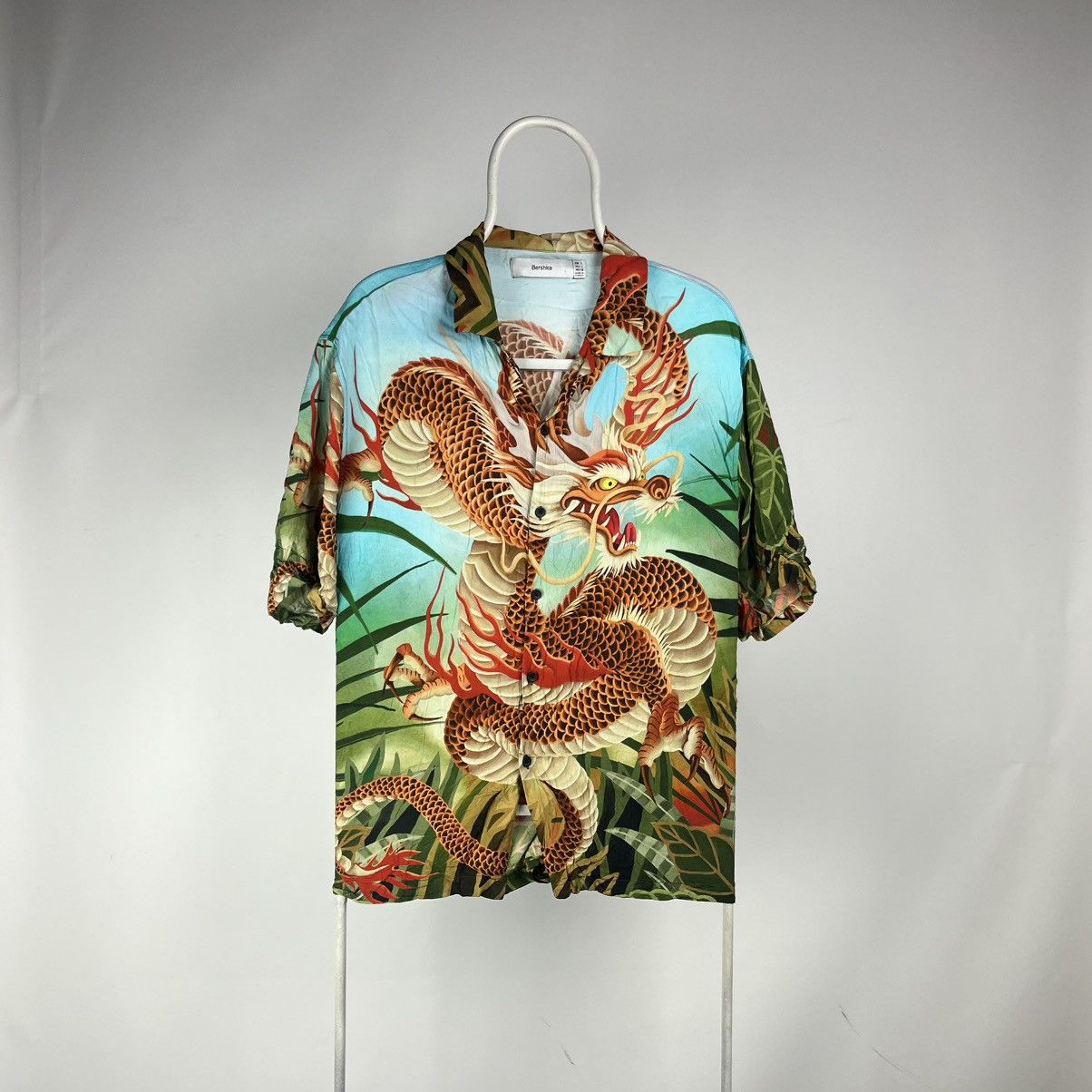 Bershka Bershka shirt dragon all print Hawaii Japanese size Large Size US L / EU 52-54 / 3 - 1 Thumbnail
