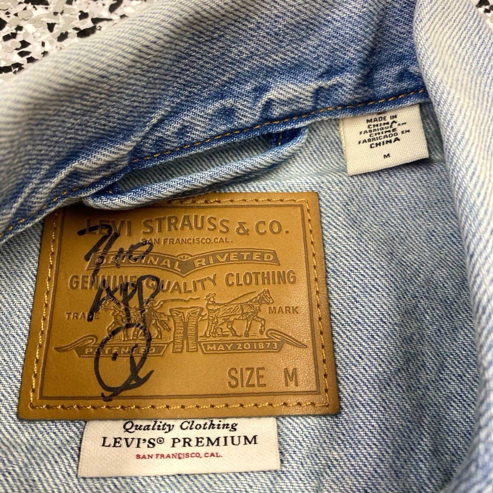 Levi's Levi's Trucker Jacket Jeans | Denim Sample Stock | Size M | Medium | Light Wash | Men | Blue | Collared | Lined Size US M / EU 48-50 / 2 - 2 Thumbnail