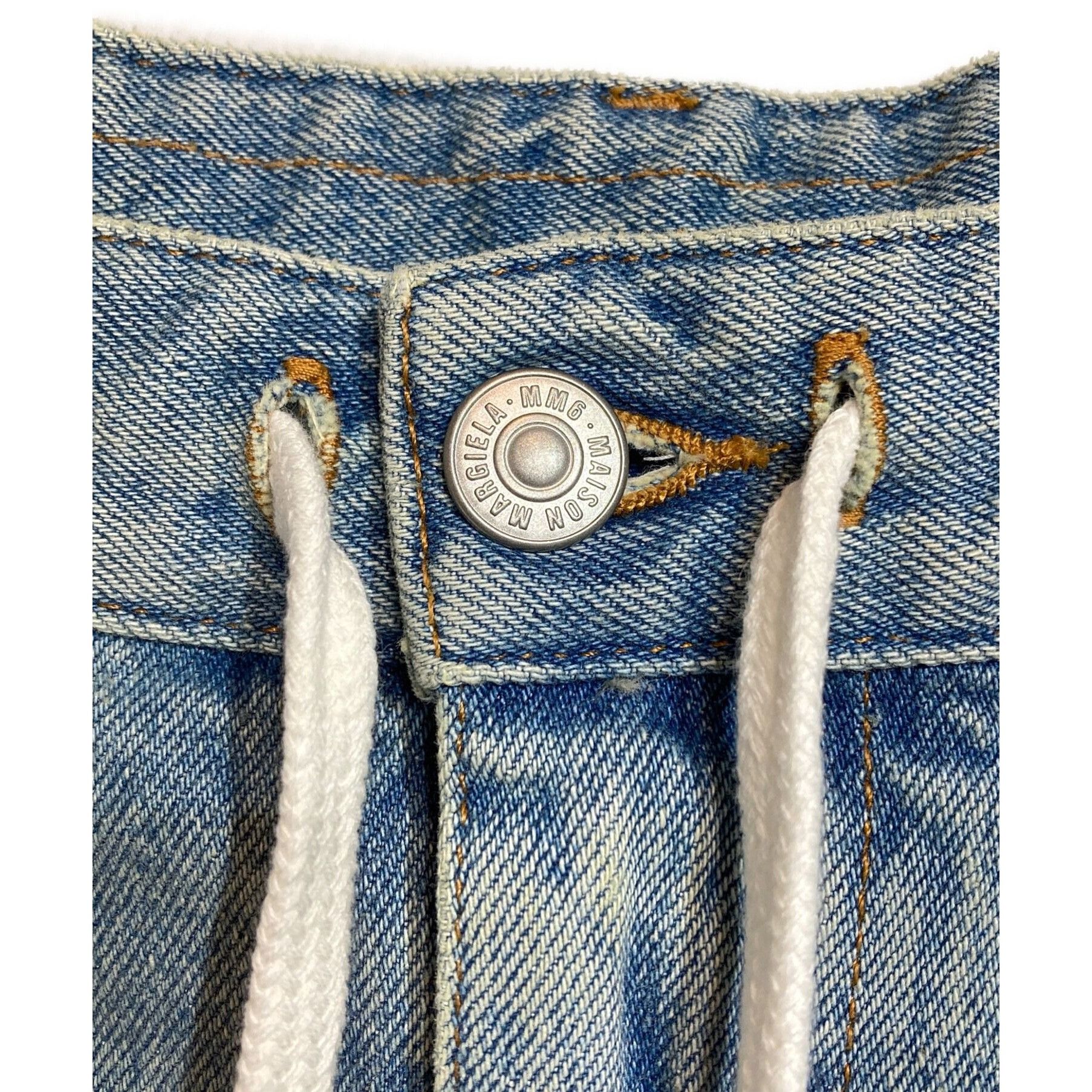 Maison Margiela MM6 Maison Margiela 25SS TAPED DENIM SHORTS Indigo Size 46 Size US 30 / EU 46 - 4 Thumbnail