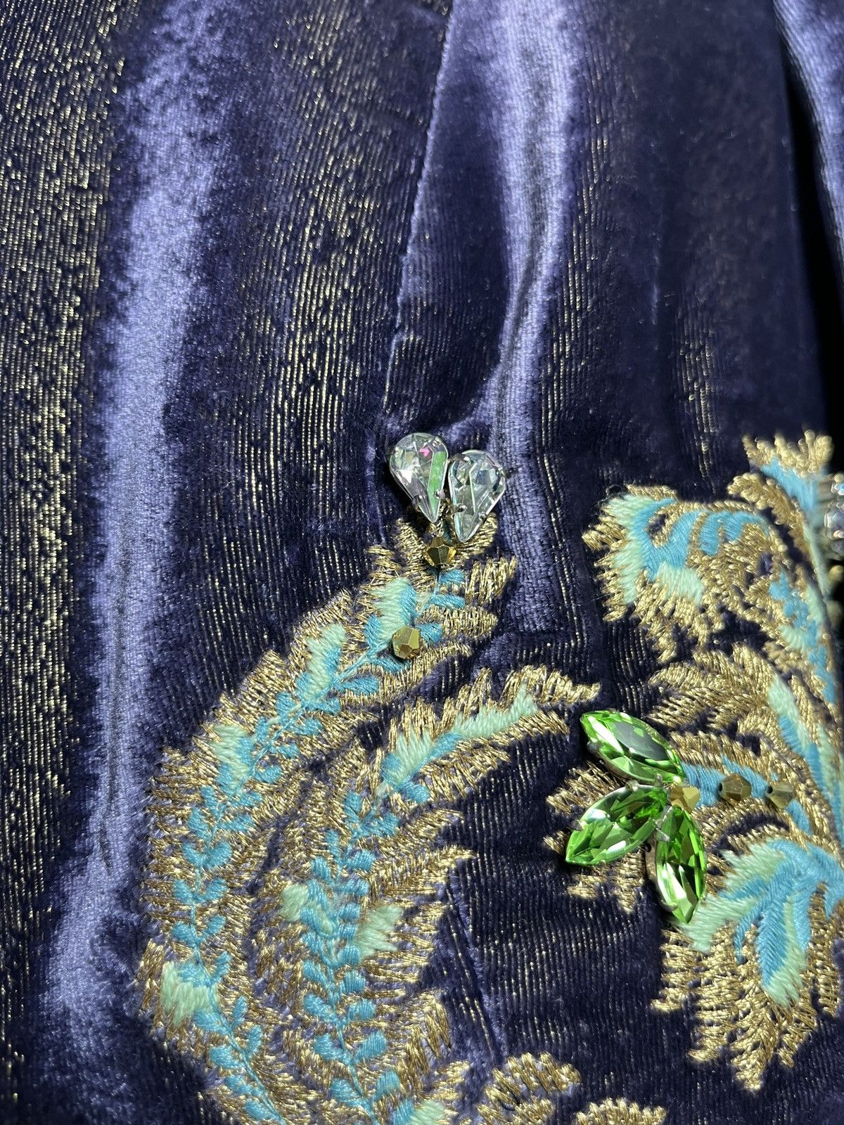 Blumarine blumarine jacket blazer embroidery flowers rayon purple velv Size S / US 4 / IT 40 - 10 Thumbnail