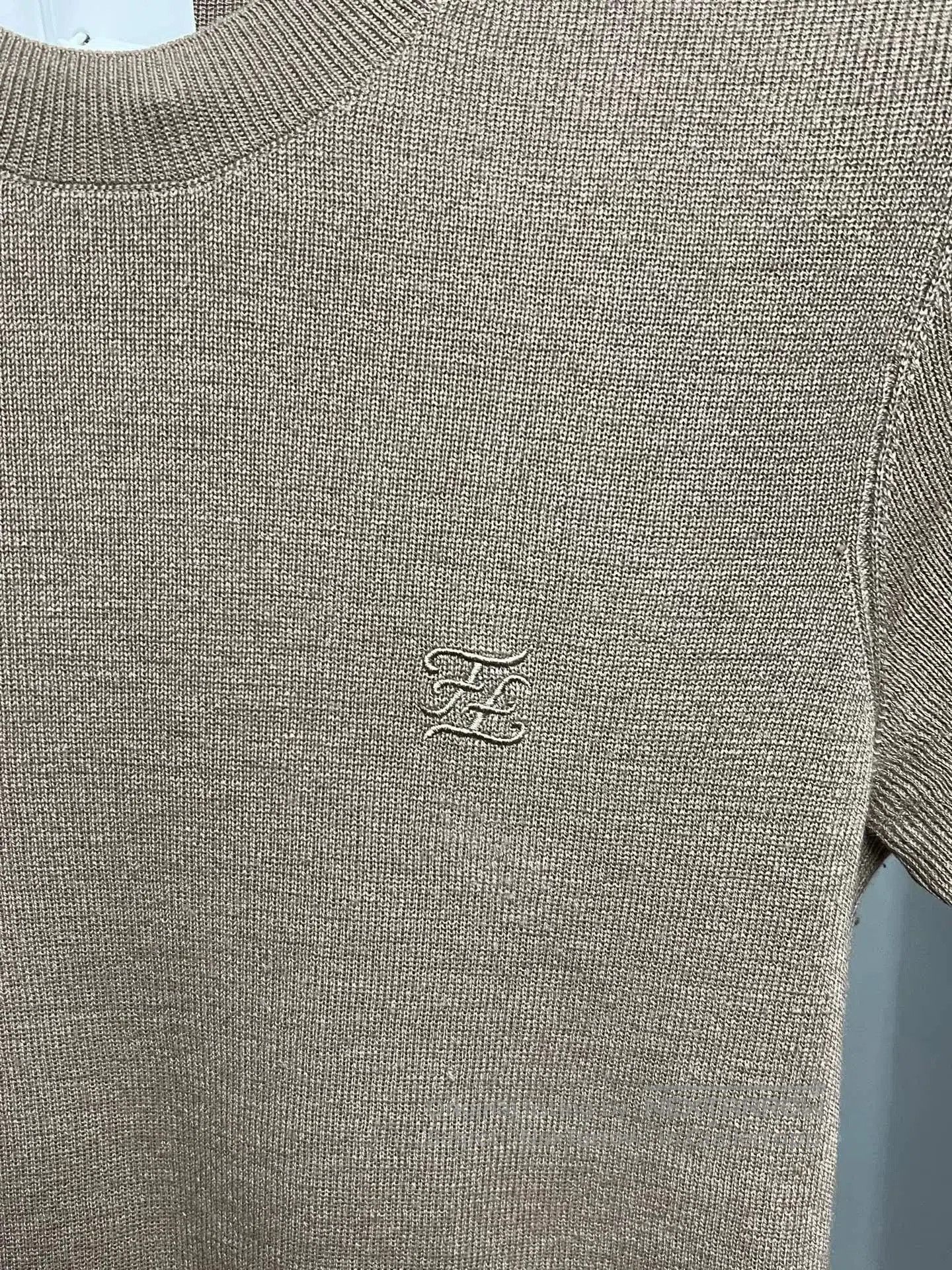 Other Fendi Khaki Logo Wool Short Sleeve Shirt. Size US S / EU 44-46 / 1 - 3 Thumbnail