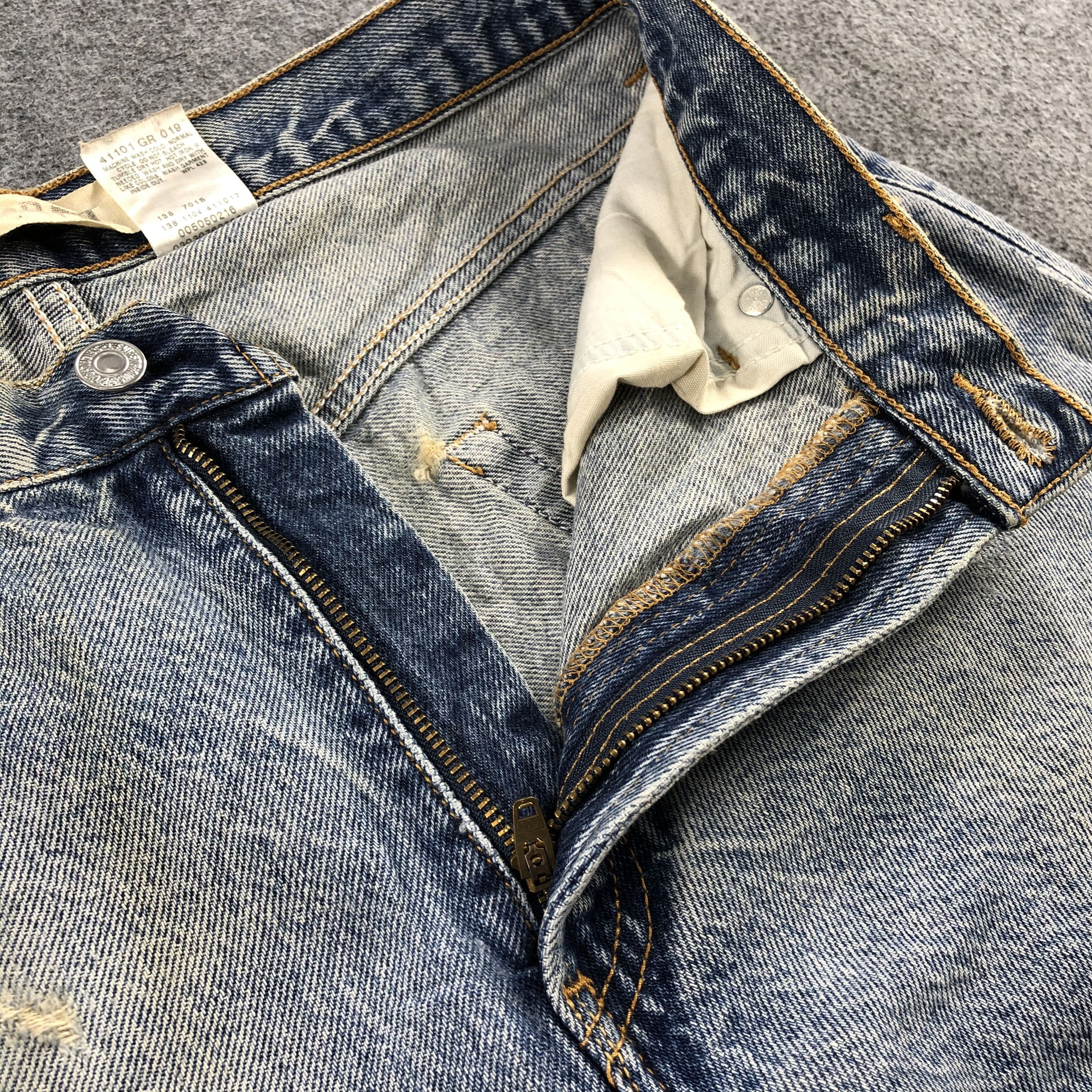 Levi's Vintage Blue Wash Levis 505 Jeans-J2262 Size US 31 - 13 Thumbnail