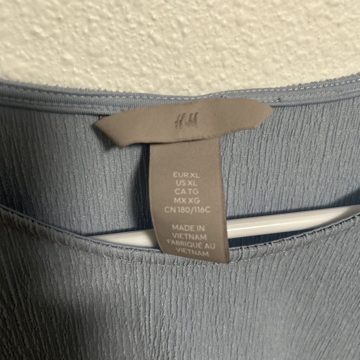 H&M The H&M Woman’s Sky Blue Top in size XL Size XL / US 12-14 / IT 48-50 - 4 Thumbnail