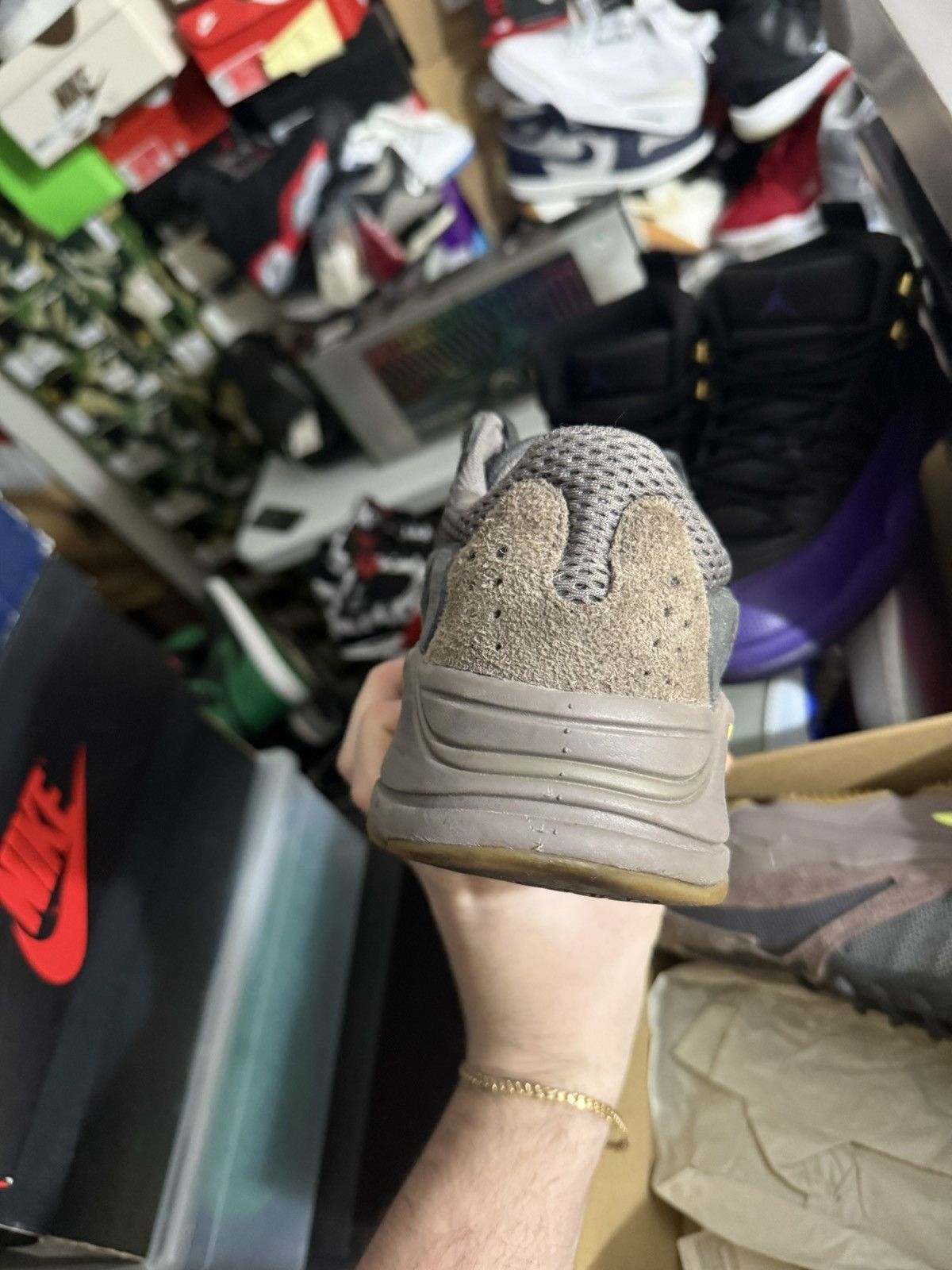 Yeezy Yeezy 700 mauve sz 9 Size US 9 / EU 42 - 4 Thumbnail