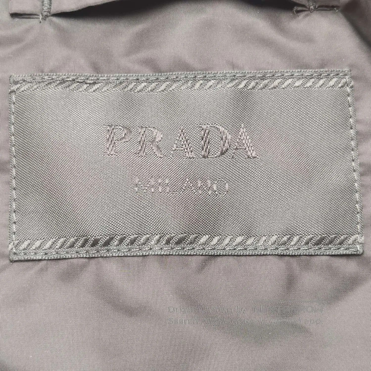 Prada Prada M Short. Size US M / EU 48-50 / 2 - 3 Thumbnail