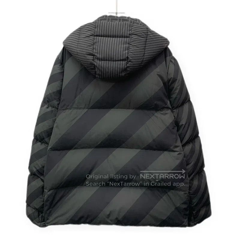 Fendi Fendi Gray logo letter all-over print hooded zip-up revers Size US M / EU 48-50 / 2 - 4 Thumbnail