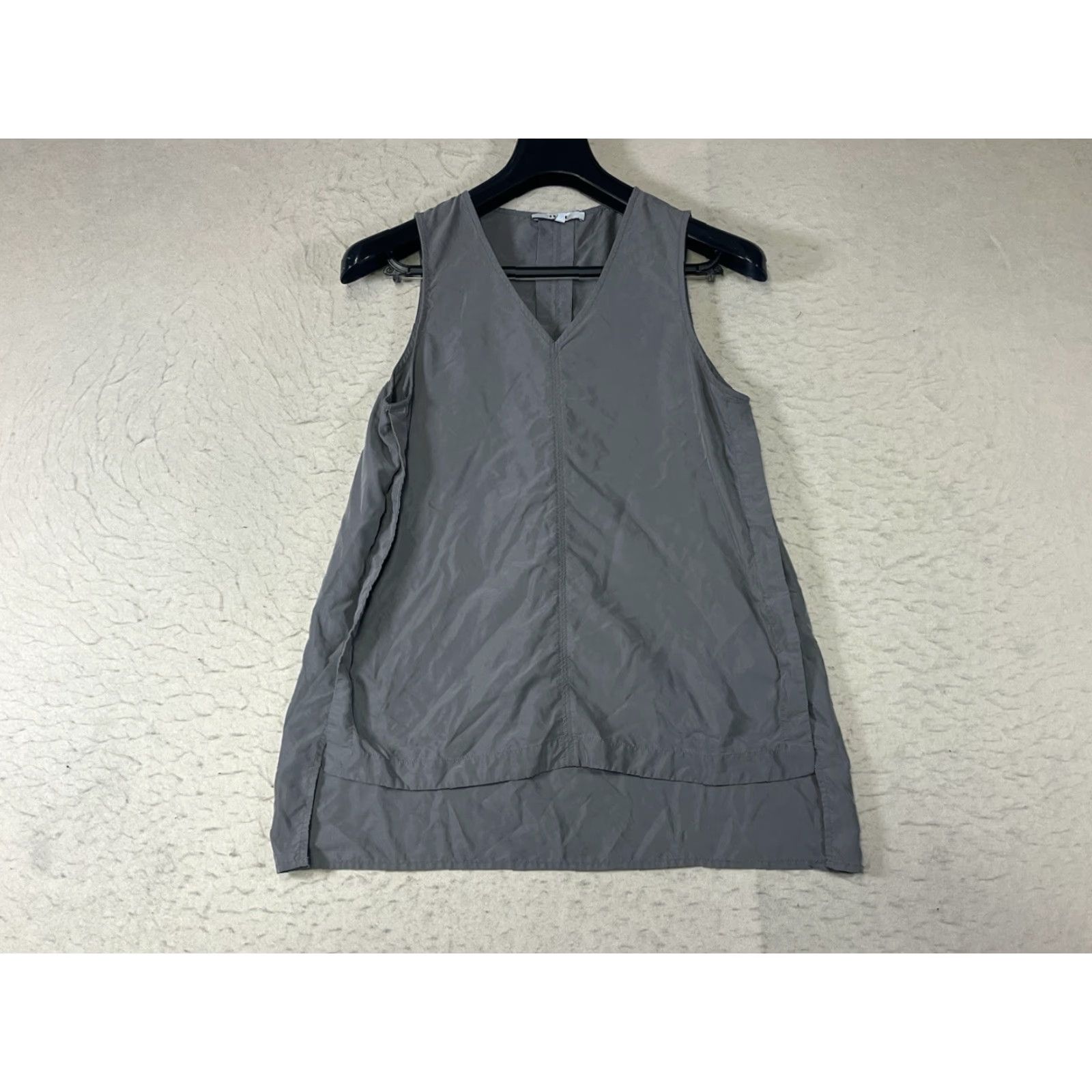 Vintage RO&DE Tank Shirt Women M Gray Sleeveless V-Neck Casual Blouse Medium Regular Knit Modal Polyester Blend Size M / US 6-8 / IT 42-44 - 2 Thumbnail