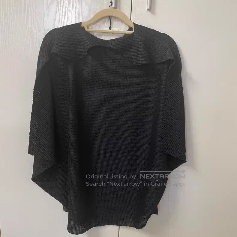 Issey Miyake Issey Miyake size:one size Black Top Size XXS / US 00 / IT 34 - 2 Thumbnail