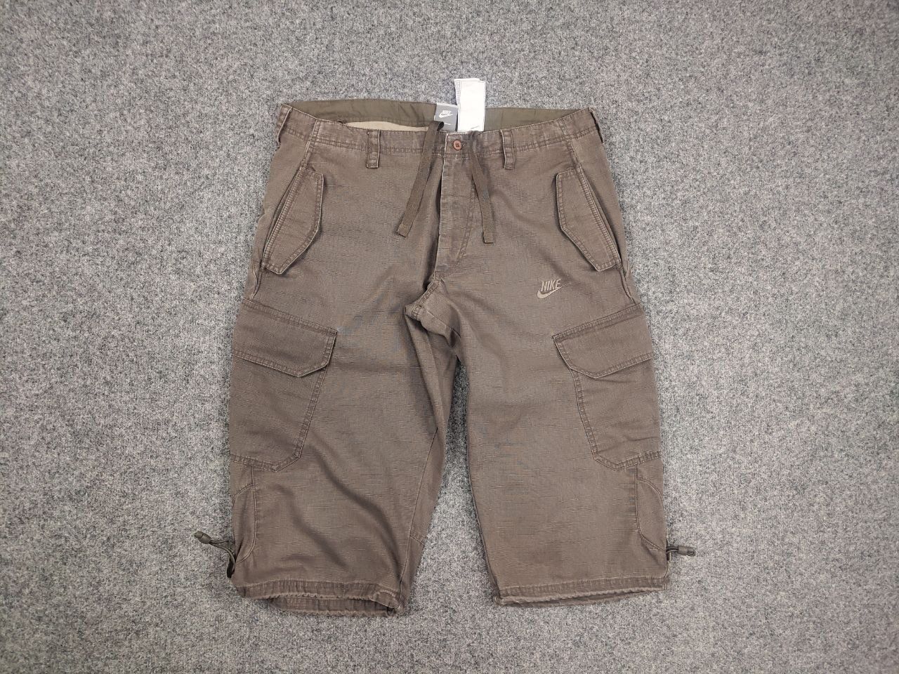 Nike Vintage Nike Cargo Canvas Baggy Beige Logo Shorts Y2K Style Size US 34 / EU 50 - 8 Thumbnail