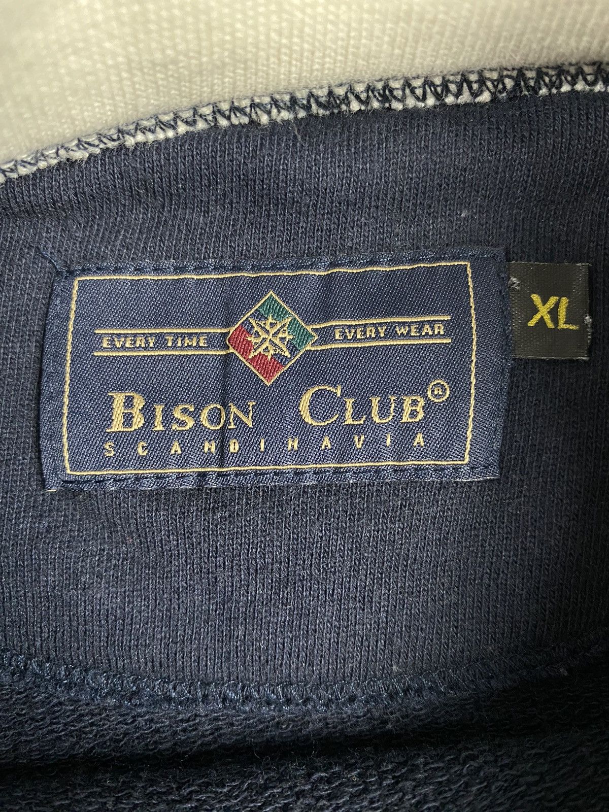 Vintage Mens Vintage Embroidered Bison Club Scandinavia Sweatshirt Size US XL / EU 56 / 4 - 7 Thumbnail