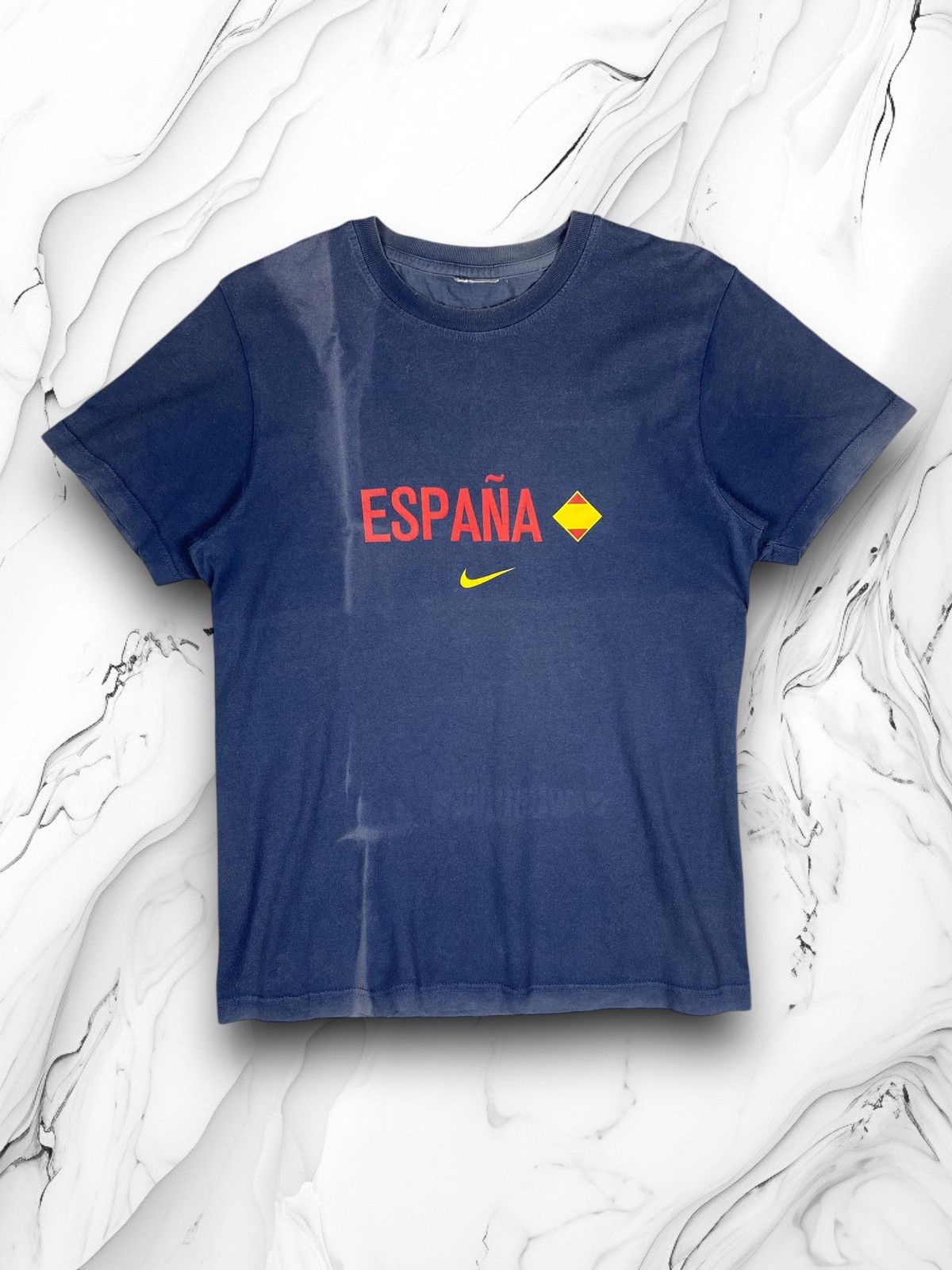 Nike × Vintage Vintage Nike Spain Center Logo Tee Size US M / EU 48-50 / 2 - 1 Thumbnail