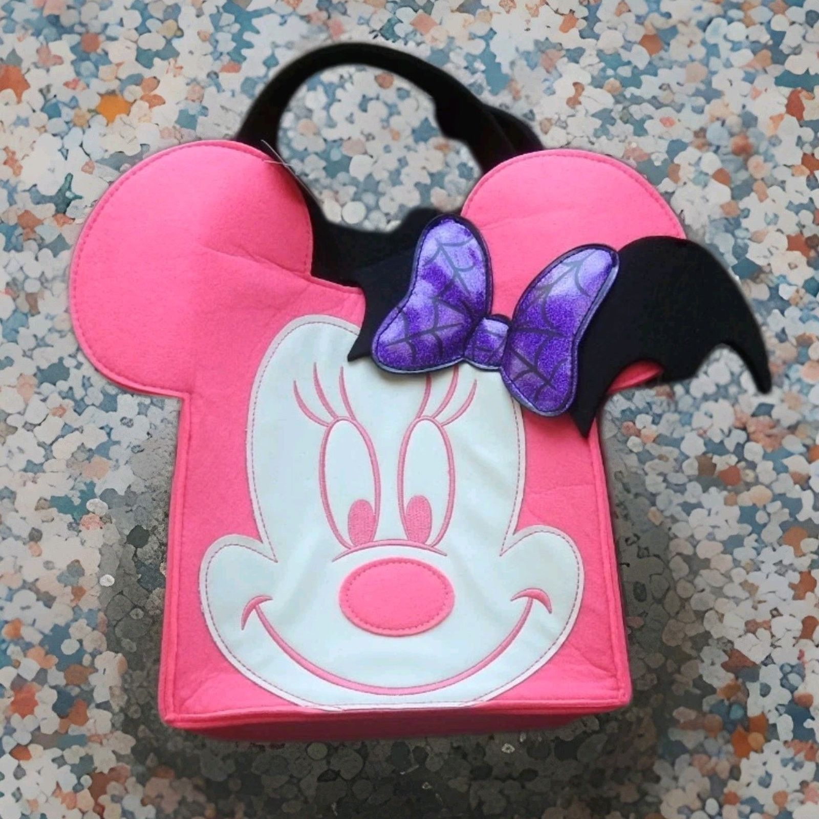 Disney NWT! Disney Minnie Halloween Glow In Dark Trick Or Treat Bag Size ONE SIZE - 1 Thumbnail
