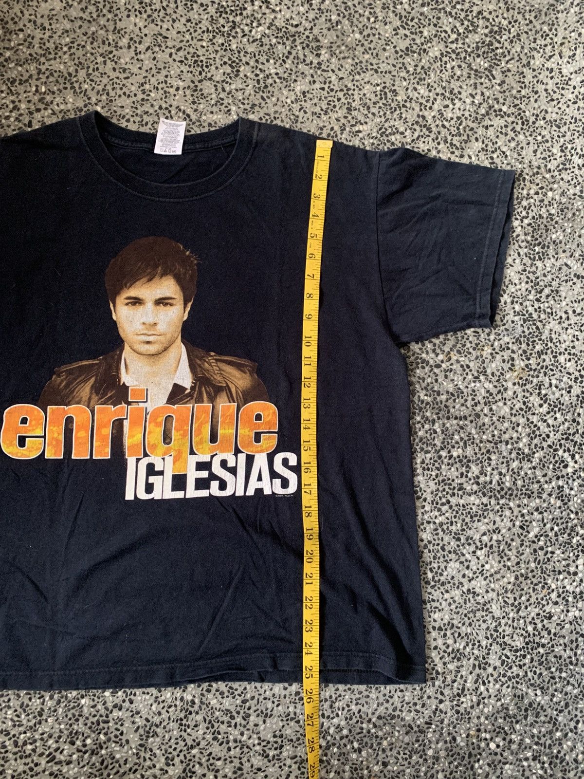 Vintage Vintage Enrique Iglesias Tour Latin Pop T shirt Size US L / EU 52-54 / 3 - 10 Thumbnail