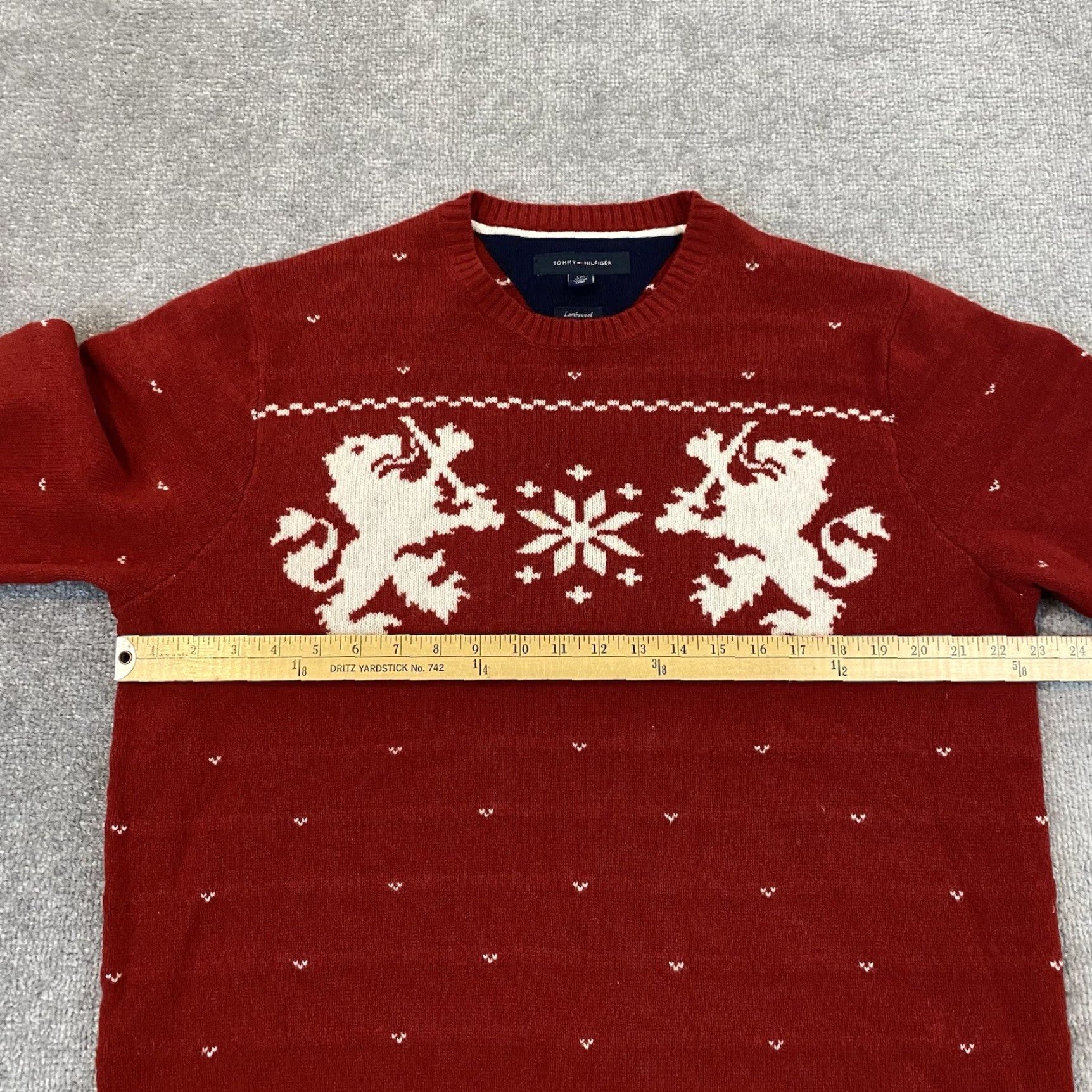 Tommy Hilfiger TOMMY HILFIGER Sweater Men Large Red White Lambswool Lions Crest Pullover Nordic Size US L / EU 52-54 / 3 - 6 Thumbnail