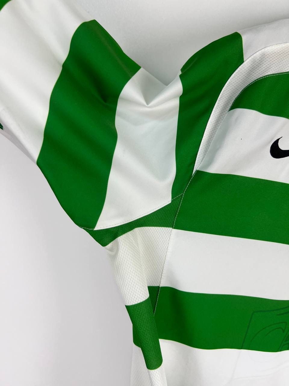Other Celtic Nike total 90 jersey t-shirts size L Size US L / EU 52-54 / 3 - 8 Thumbnail