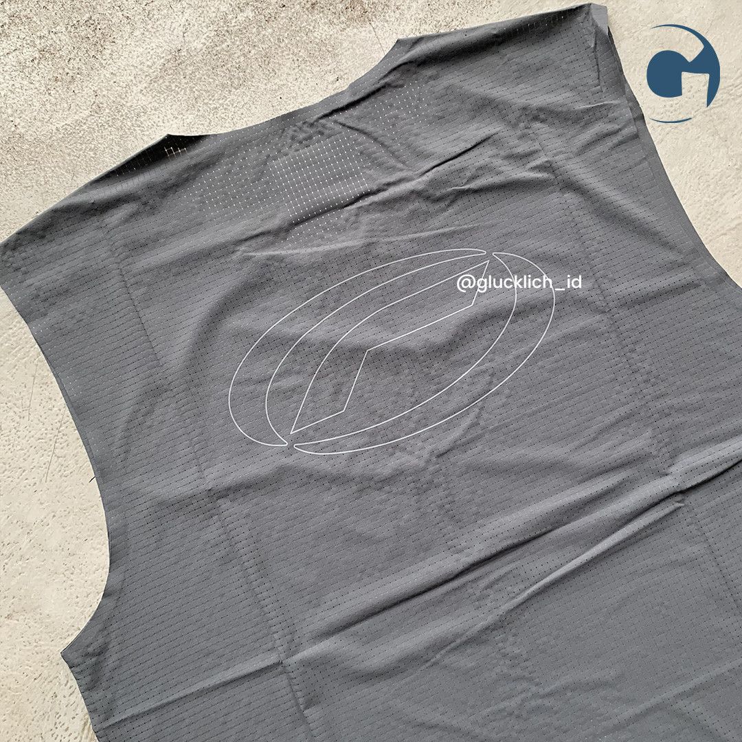 Other Optimistic Runners, Perforated Crop Tank Top in Grey Size US S / EU 44-46 / 1 - 3 Thumbnail