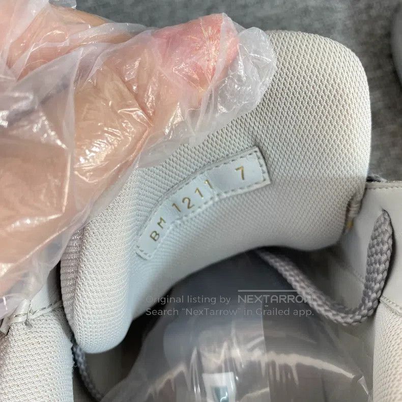 Louis Vuitton Louis Vuitton Liquid silver sandals shoes Size US 7 / EU 40 - 5 Thumbnail