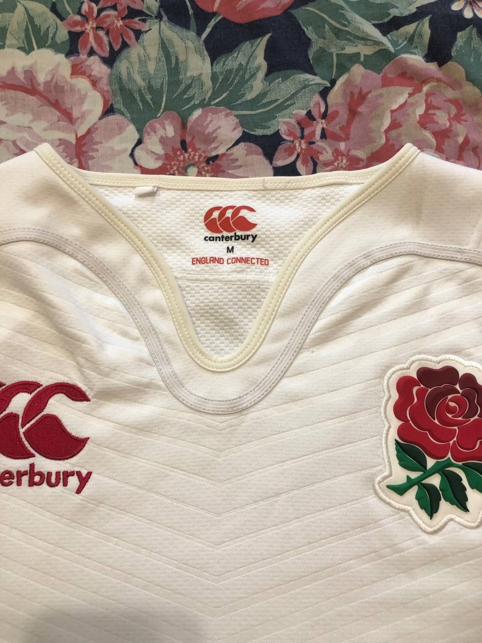Canterbury of New Zealand Canterbury Of New Zealand England Rugby 2015-2016 Jersey Size US M / EU 48-50 / 2 - 11 Thumbnail