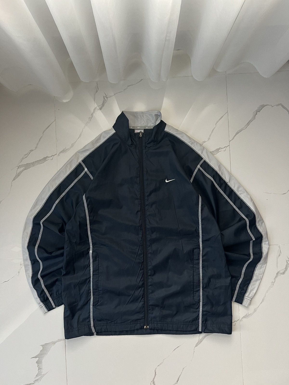 Nike × Vintage 90's NIKE Y2K SWOOSH BACK LOGO TRACK RARE JACKET Size US L / EU 52-54 / 3 - 1 Thumbnail