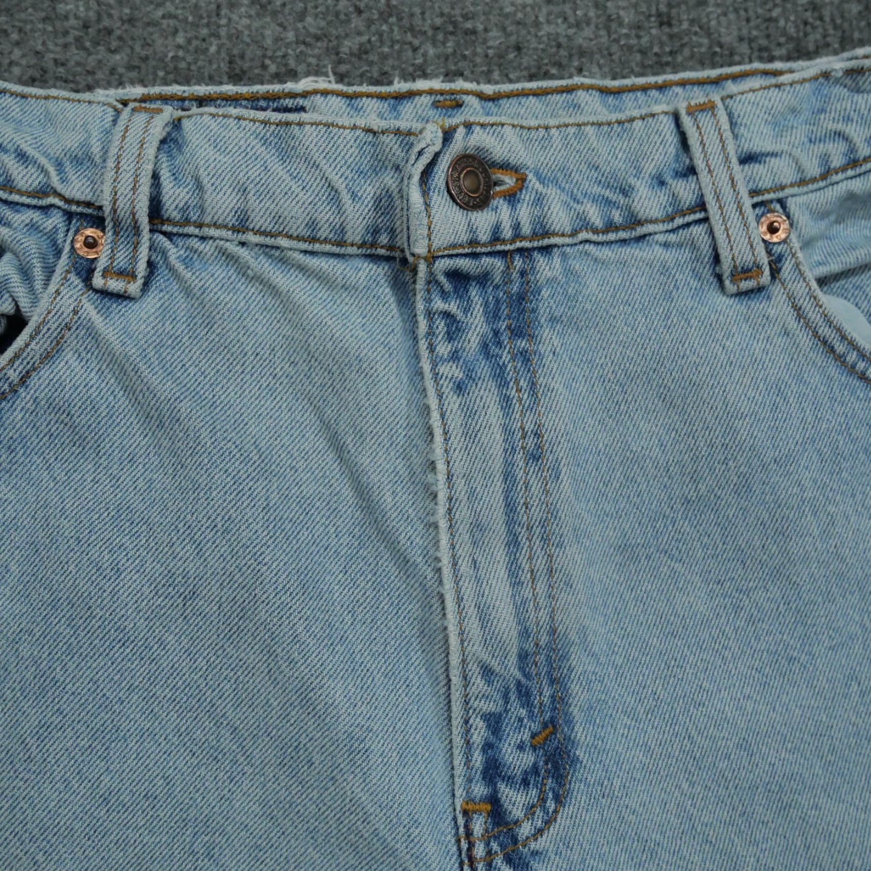 Levi's **VINTAGE LEVI'S 90S 12P PETITE BLUE DENIM JEANS RELAXED FIT** User: Vintage Levi's 90s 12P Petite Blue Denim Jeans Relaxed Fit Size 30" / US 8 / IT 44 - 4 Thumbnail