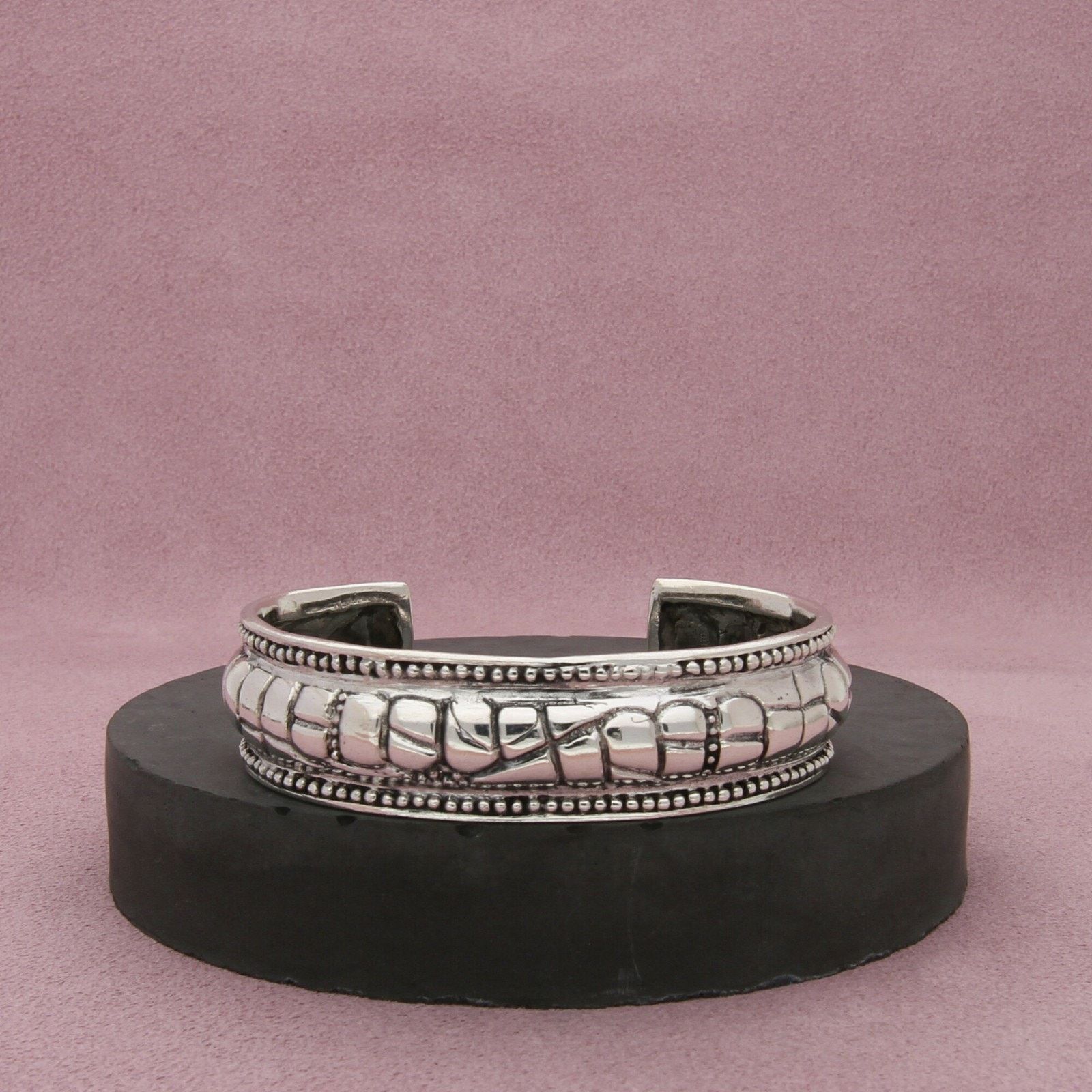 Sterling Silver sterling silver pebbled pattern cuff bracelet size 6.25in Size ONE SIZE - 1 Thumbnail