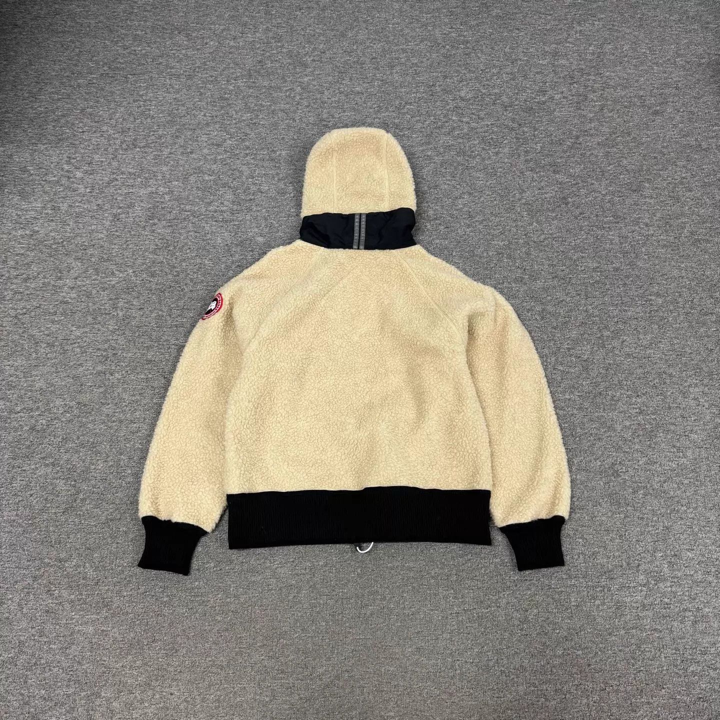 Canada Goose Canada Goose cream faux shearling hooded zip jktS Size S / US 4 / IT 40 - 2 Thumbnail