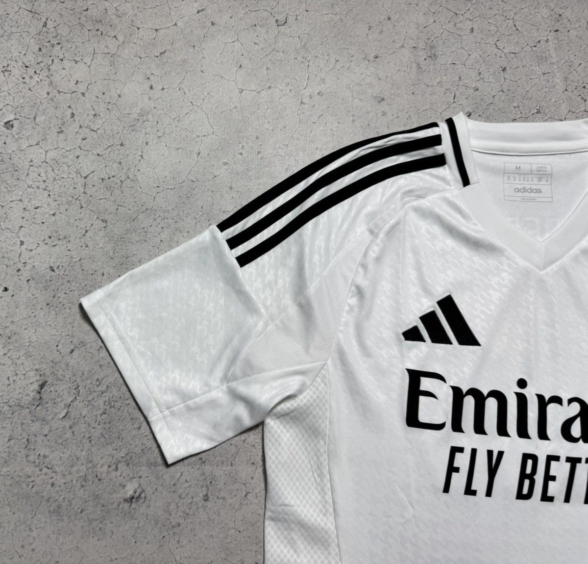 Adidas Adidas Real Madrid Alexander-Arnold #66 Soccer Jersey 2024 Size US M / EU 48-50 / 2 - 5 Thumbnail