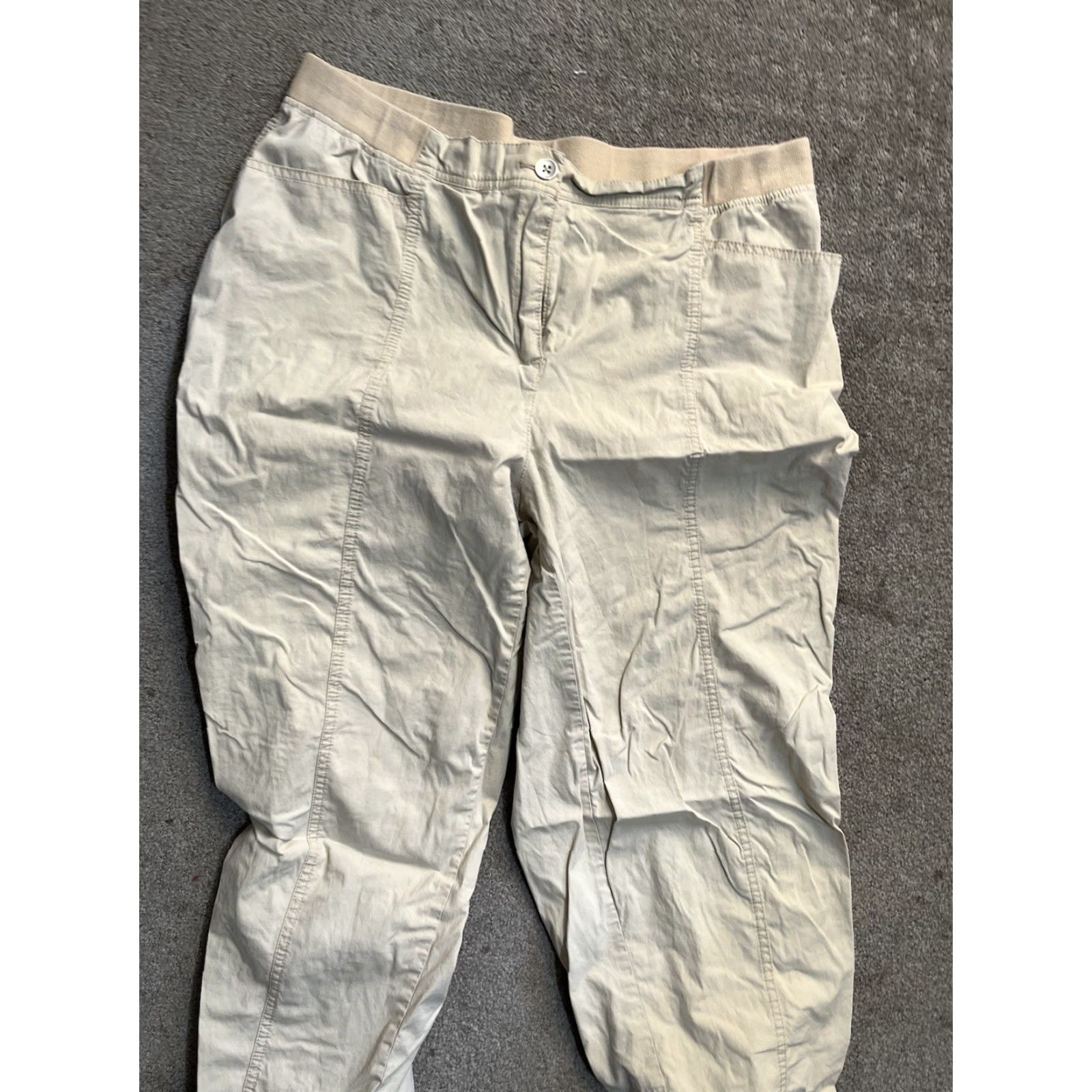 Vintage Chico's Pants Casual Womens 3 Cargo Roll Tab Stretch Full Length Beige Army Twill Pockets Comfort Convertible Regular Inseam 31 in Women's Pants Size 26" / US 2 / IT 38 - 2 Thumbnail
