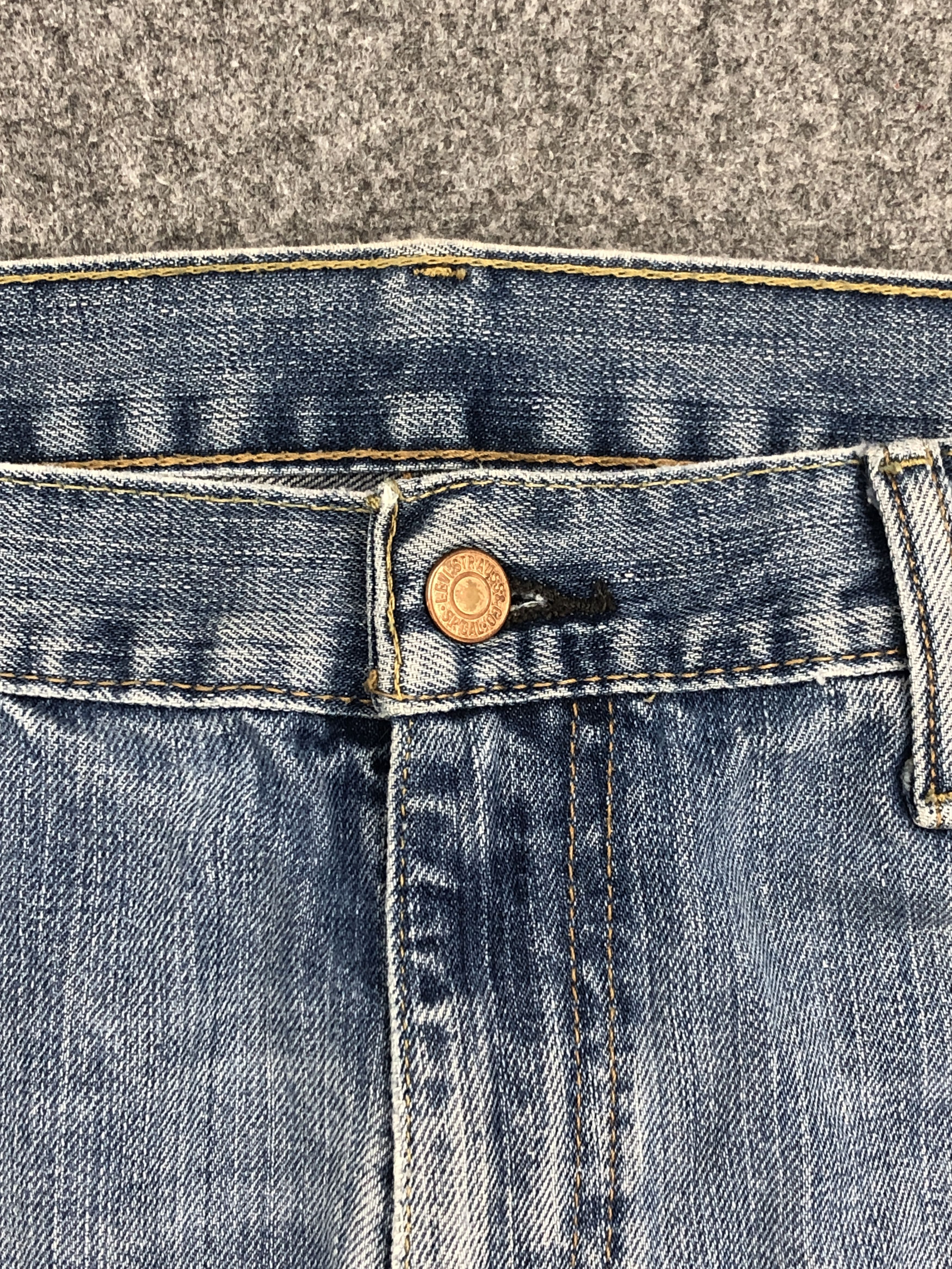 Levi's Vintage Distressed Levis 569 Faded Blue Jeans Size US 37 - 15 Thumbnail
