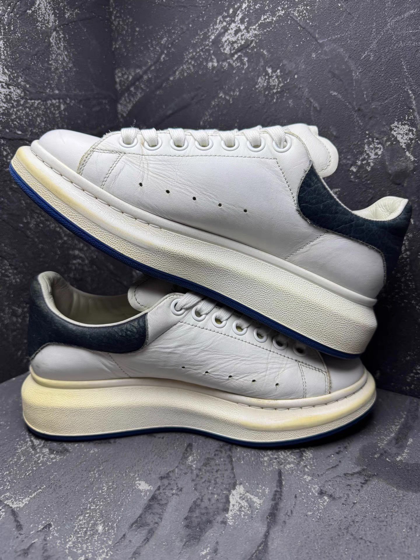 Alexander McQueen Alexander McQueen White Sneakers with Blue Heel Tab Q10 Size US 6.5 / EU 39-40 - 5 Thumbnail