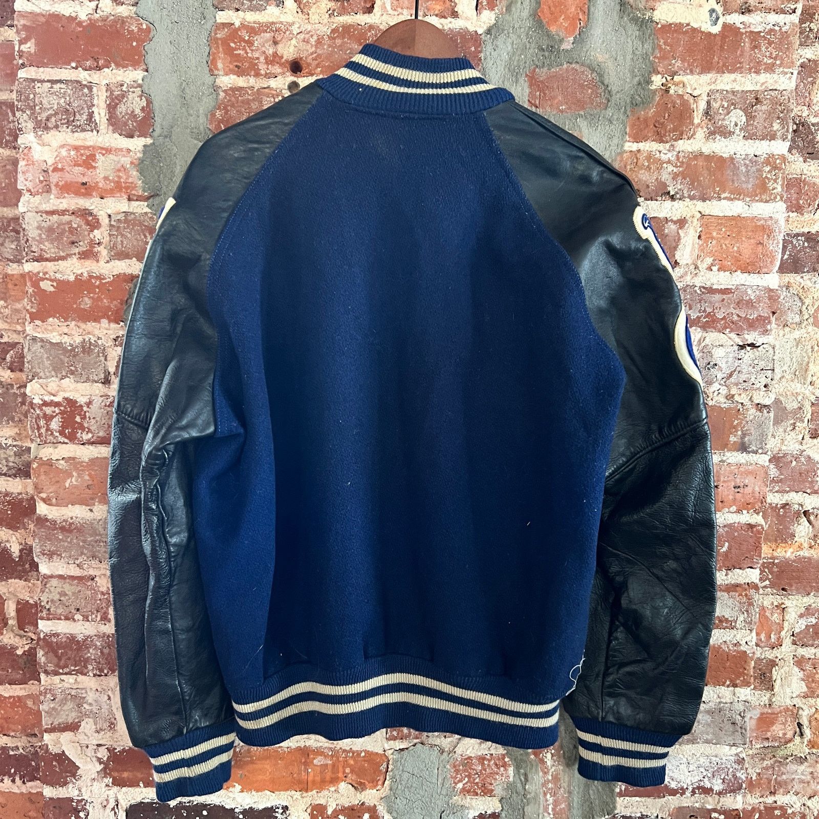 Vintage VTG Men's Varsity Bulldog Jacket with Patches L 24x26 Size US L / EU 52-54 / 3 - 2 Thumbnail