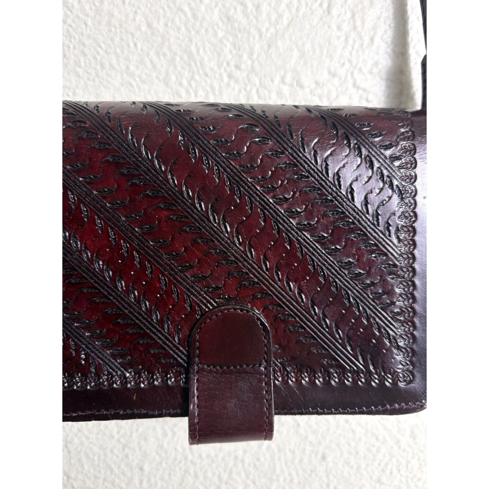 Vintage VINTAGE Unbranded Leather Crossbody Purse Womens Cherry Brown Embossed 8x6x1.5 Cross-Body Strap Size ONE SIZE - 4 Thumbnail
