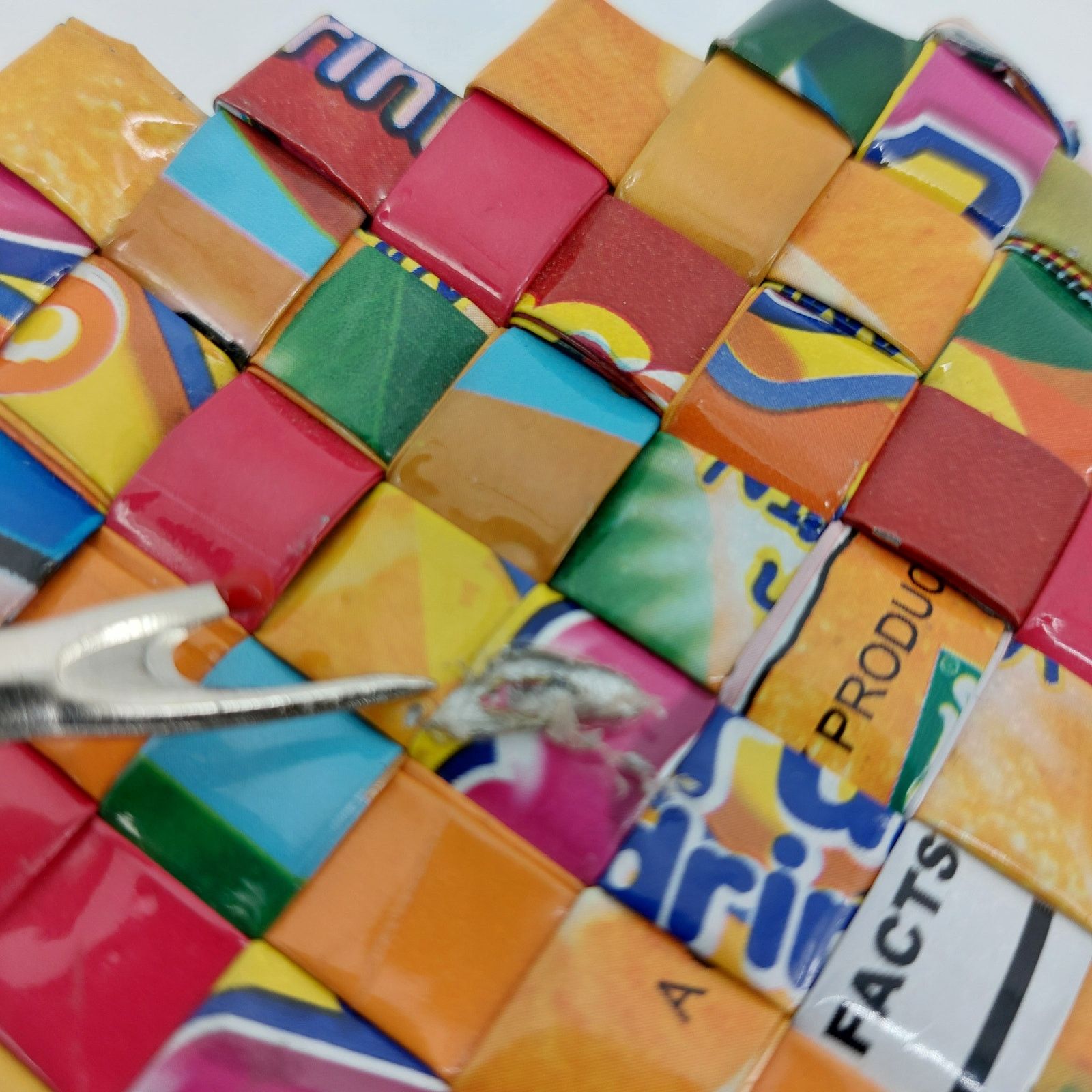 Handmade Handmade Recycled Woven Zip Purse Clutch Gum Candy Wrapper Size ONE SIZE - 5 Thumbnail
