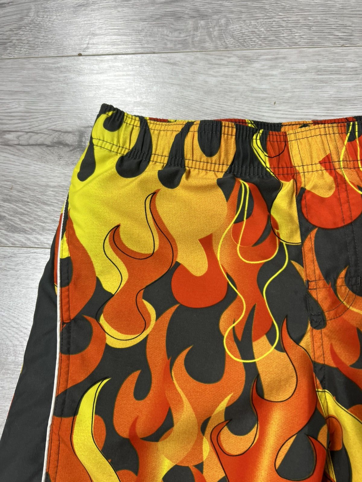 Nike Vintage Y2K Nike Swim Flame All Over Printed Shorts Size S Size US 30 / EU 46 - 7 Thumbnail