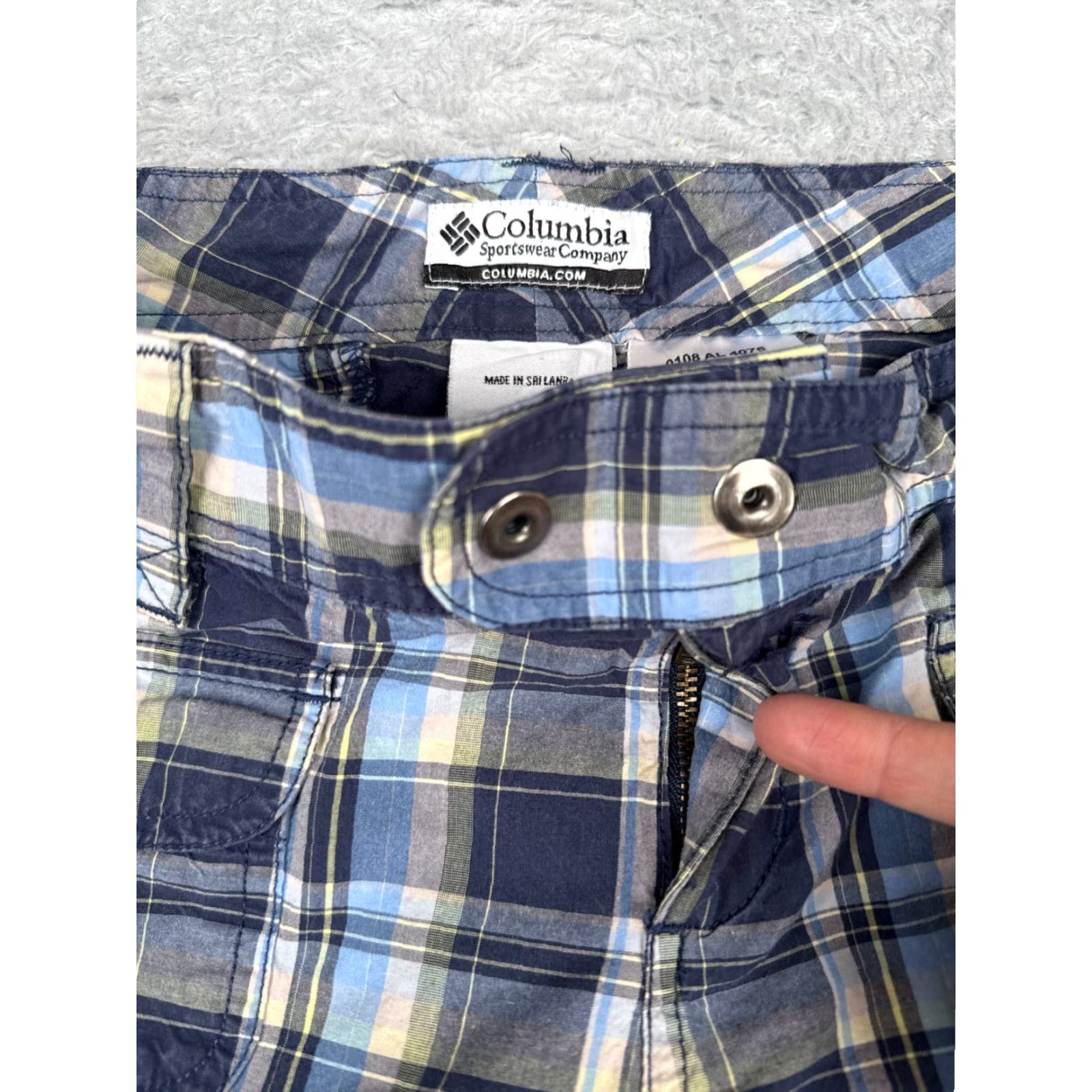 Vintage Columbia Womens Shorts 4 Blue Floral Plaid Chino Cotton Blend Activewear Casual Travel 29x10 Size 27" / US 4 / IT 40 - 7 Thumbnail