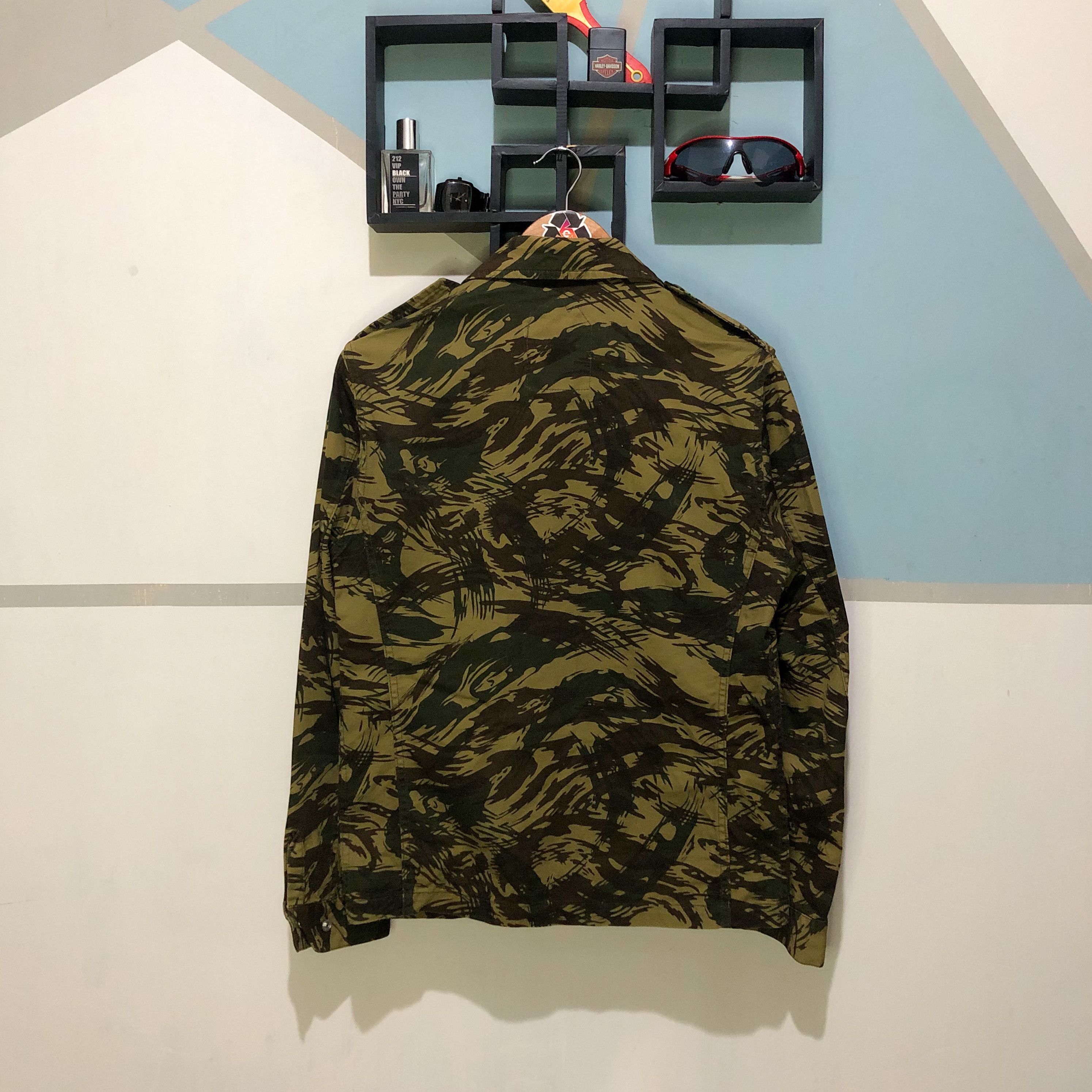 Bape Archive Bape Mountain Foot 2013 Lizard Camo Jacket Size US M / EU 48-50 / 2 - 17 Thumbnail