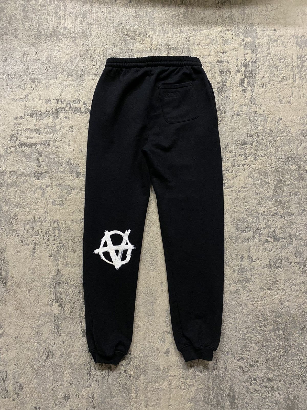 Vetements Vetements SS22 Logo Anarchy Sweatpants Size US 30 / EU 46 - 5 Thumbnail