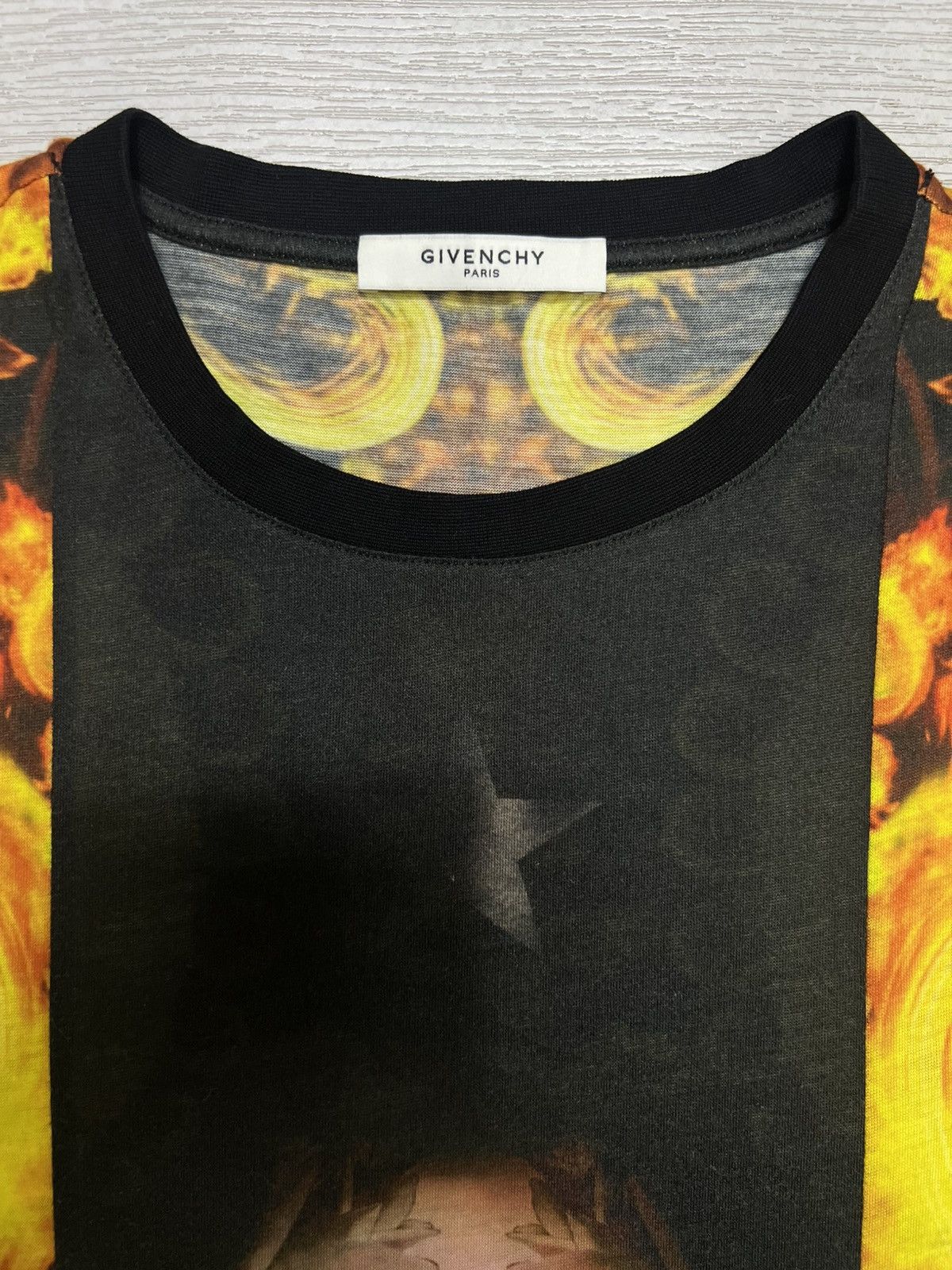 Givenchy Givenchy - Riccardo Tisci - “Madonna In Flames” T-Shirt Size US S / EU 44-46 / 1 - 12 Thumbnail