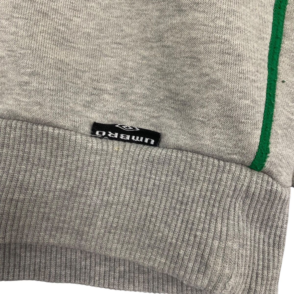 Vintage Vintage Umbro Sweatshirt CrewneckGrey Pullover Jumper Size L Size US L / EU 52-54 / 3 - 5 Thumbnail