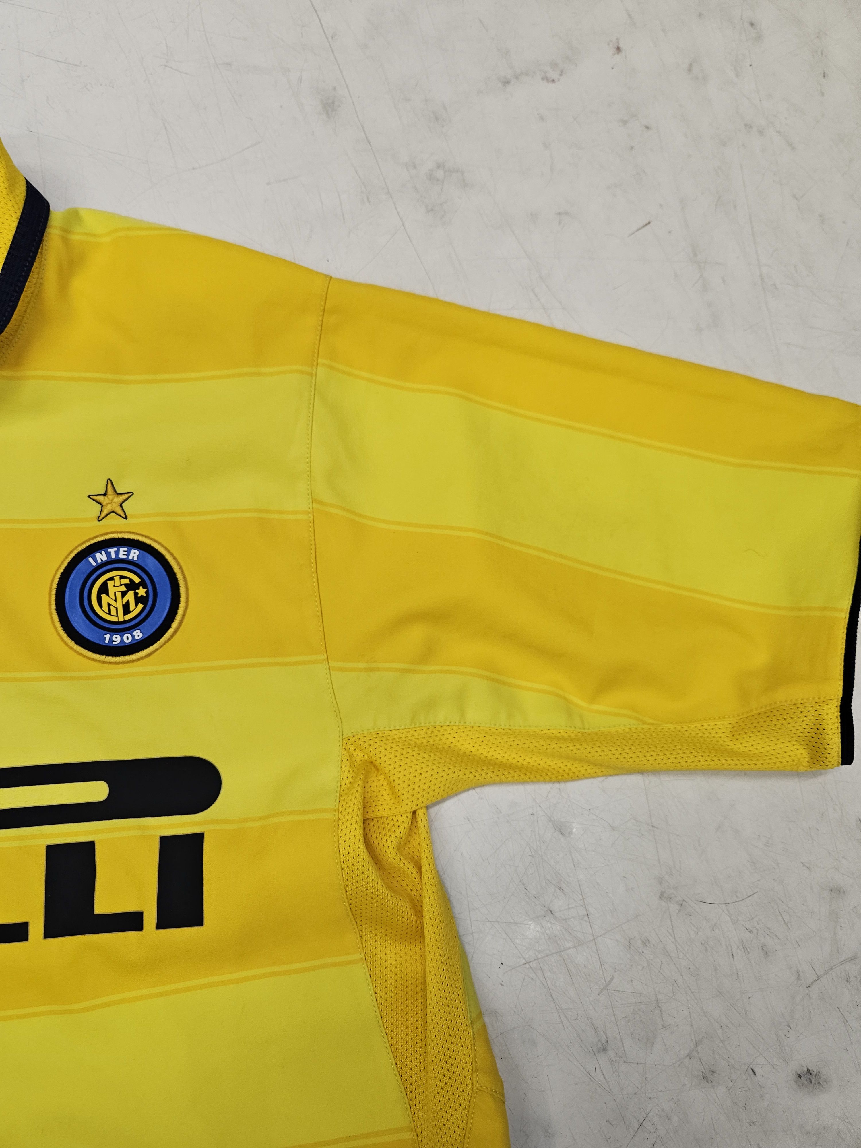 Nike Nike inter 2003 2004 away kit jersey pirelli Size US S / EU 44-46 / 1 - 8 Thumbnail