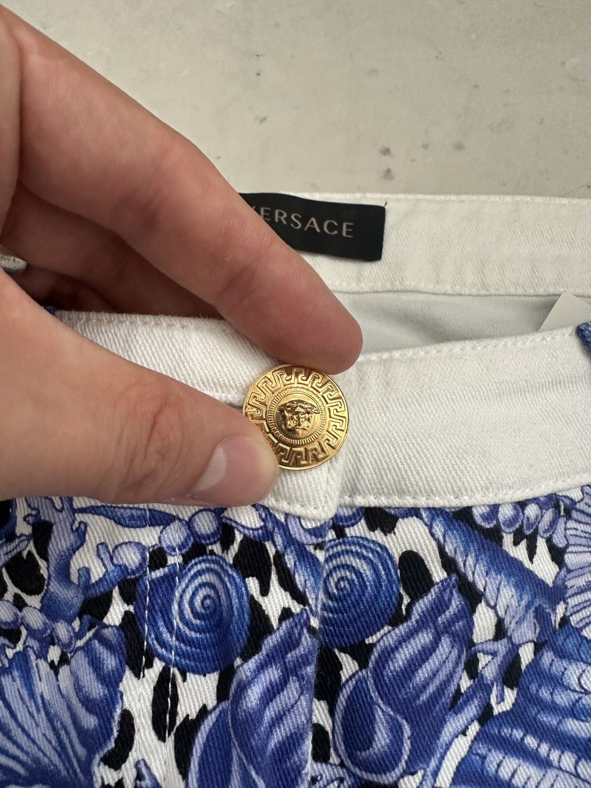 Versace Gianni Versace AOP jeans Aqua coral and leopard print Size 28" / US 6 / IT 42 - 13 Thumbnail