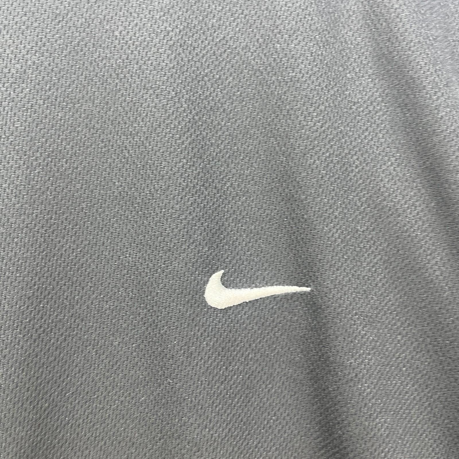 Nike Vintage Y2K Nike Mini Swoosh Essential T-Shirt Style Large Size US L / EU 52-54 / 3 - 7 Thumbnail