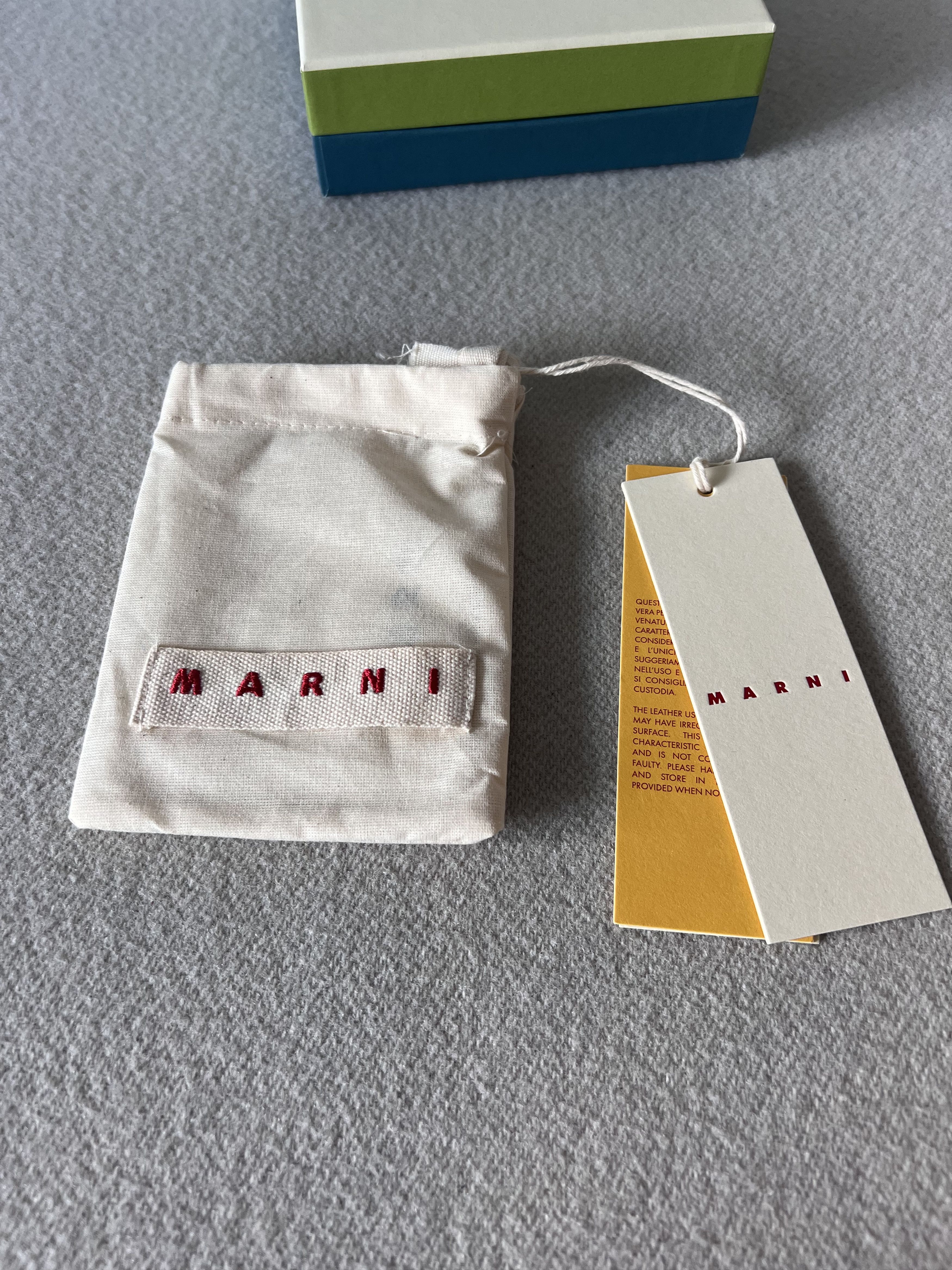 Marni Marni Stitch Logo Leather Cardholder in White Size ONE SIZE - 3 Thumbnail