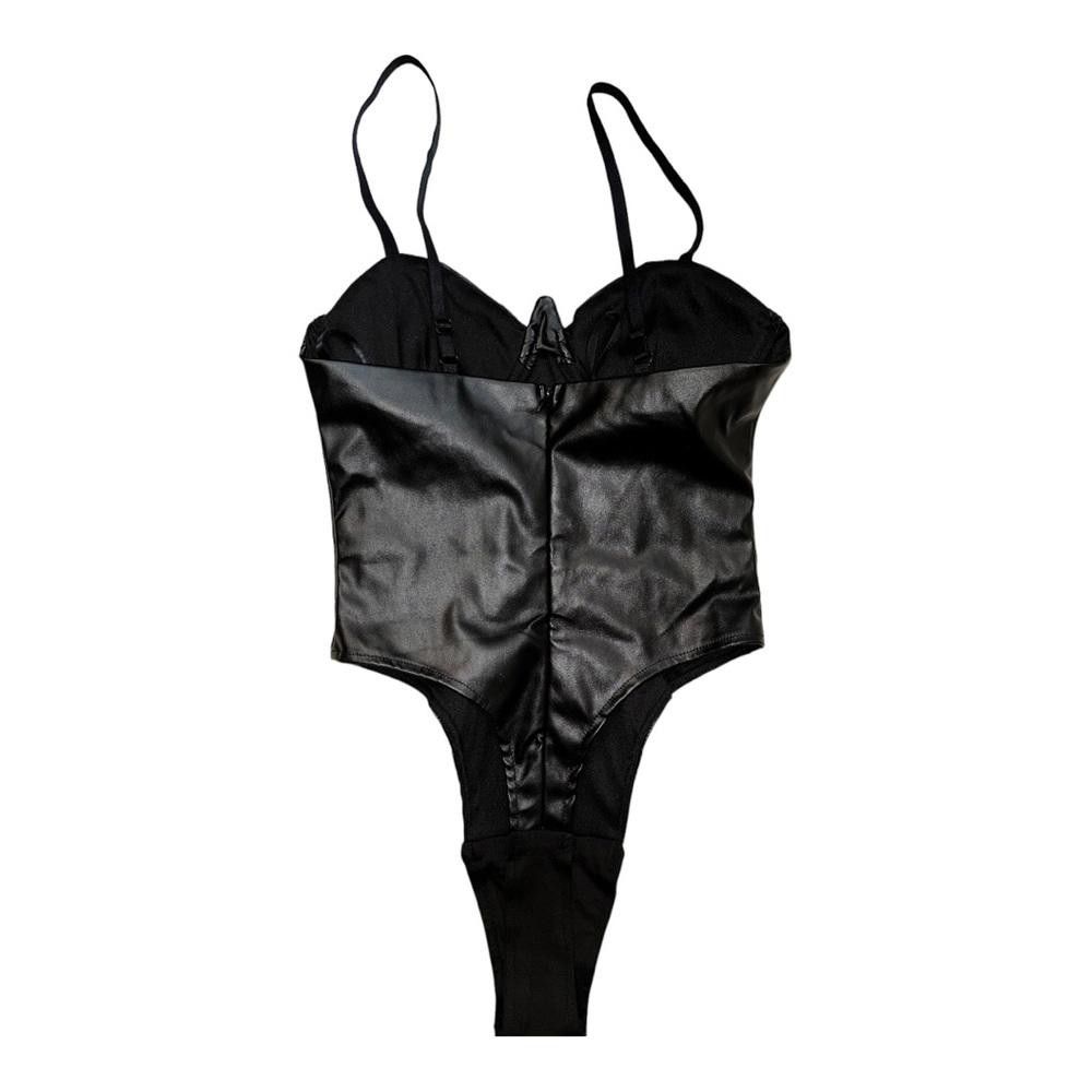 Designer PrettyLittleThing l V Wire Faux Leather Bodysuit Size 0 Size XS / US 0-2 / IT 36-38 - 4 Thumbnail