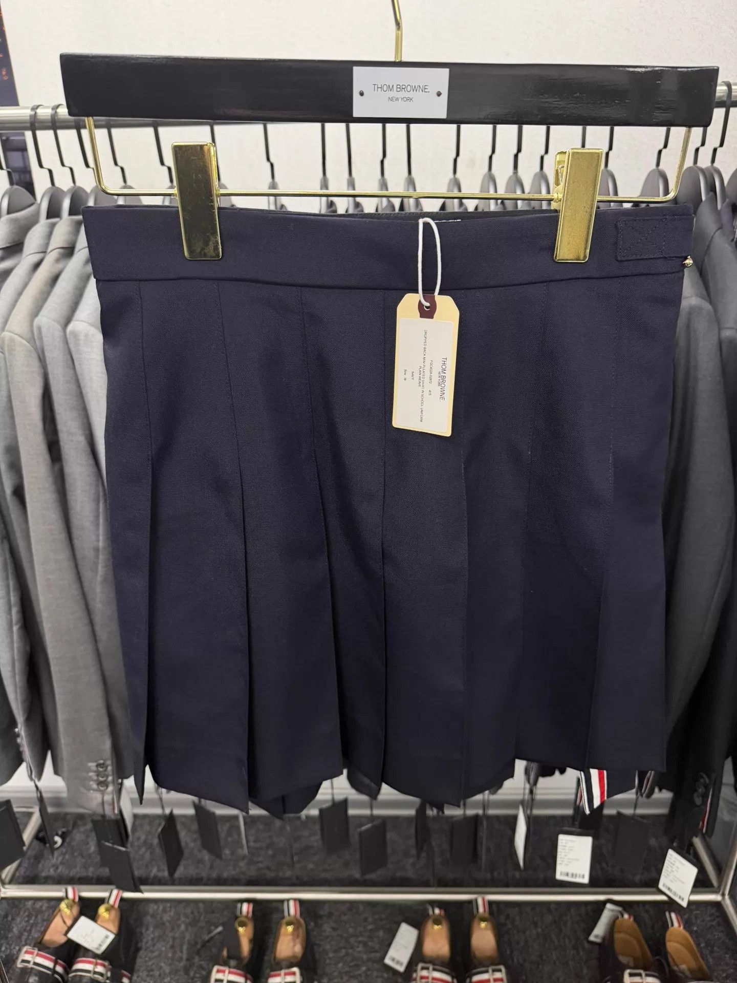 Thom Browne Thom Browne Navy Gold Buckle Pleated Short Skirt 38 Size 26" / US 2 / IT 38 - 1 Thumbnail