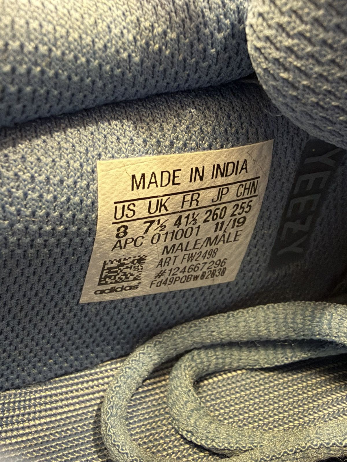Adidas Yeezy Boost 700 V2 ‘Carbon Blue’ Size US 8 / EU 41 - 6 Thumbnail